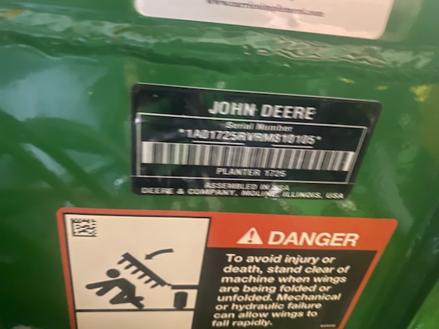  2025 John Deere 1725 at LandMark in Hastings, NE