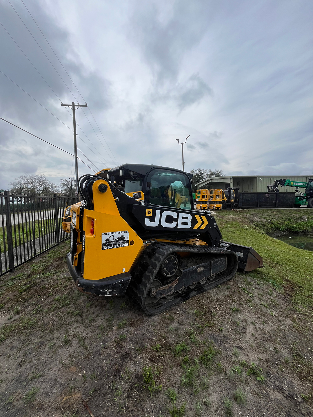  2023 JCB 3TS-8T at Briggs JCB Orlando, FL