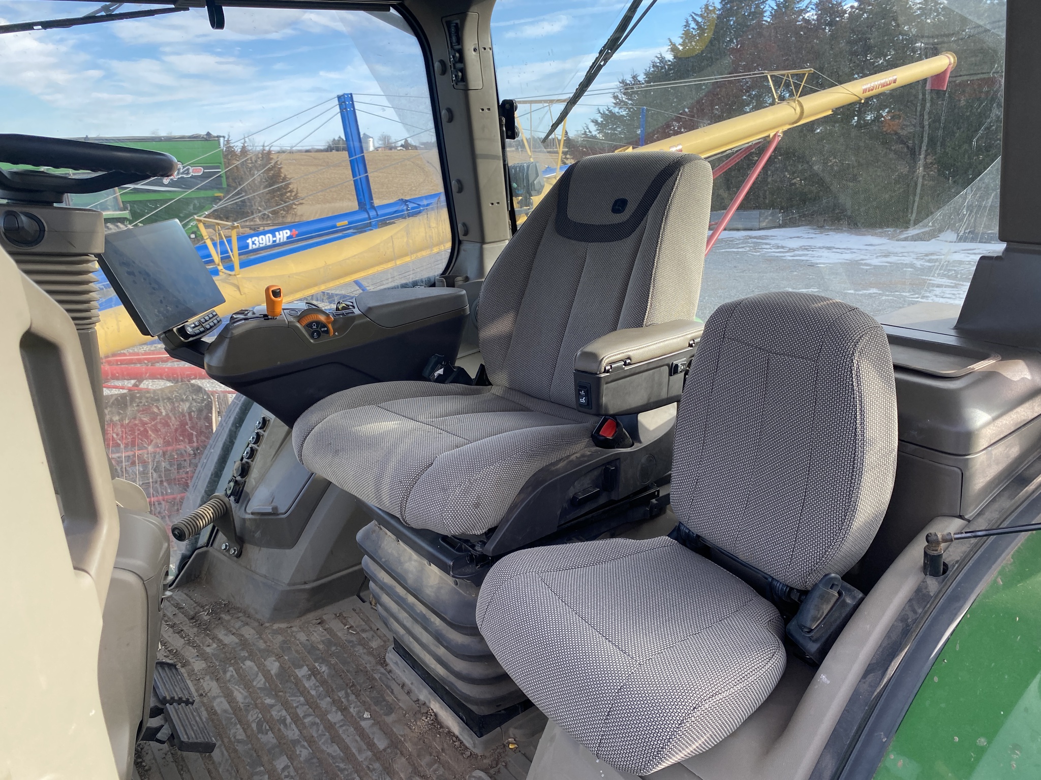  2024 John Deere 8R 340 at LandMark in Superior, NE