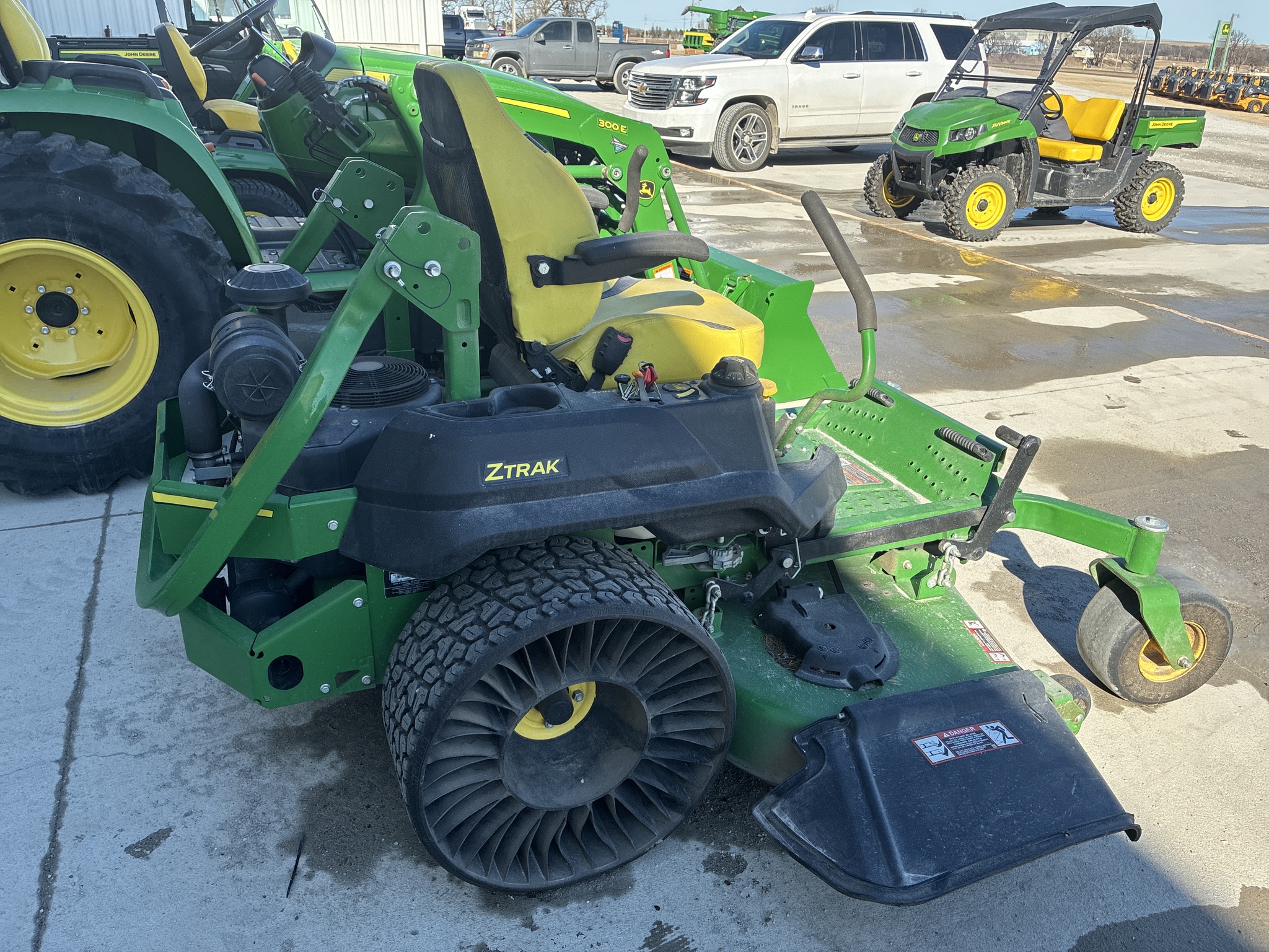  2022 John Deere Z740R at LandMark in Beatrice, NE
