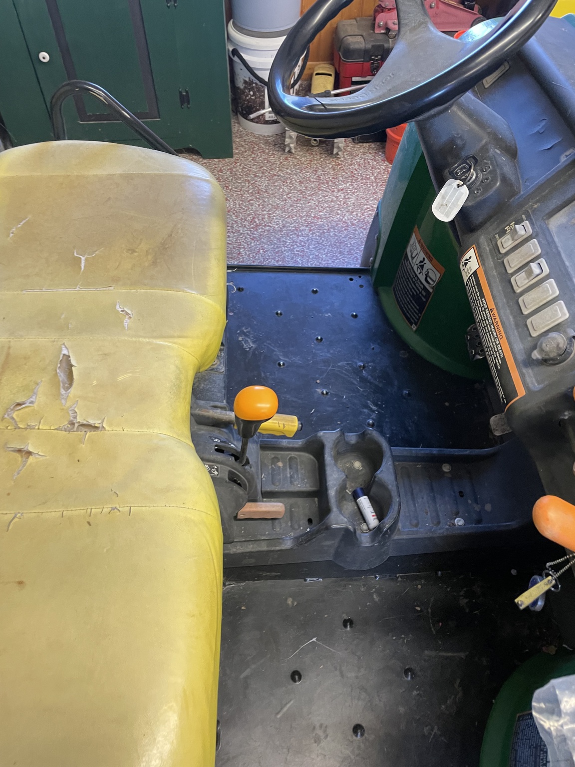  2011 John Deere XUV 825I GREEN at LandMark in Beatrice, NE