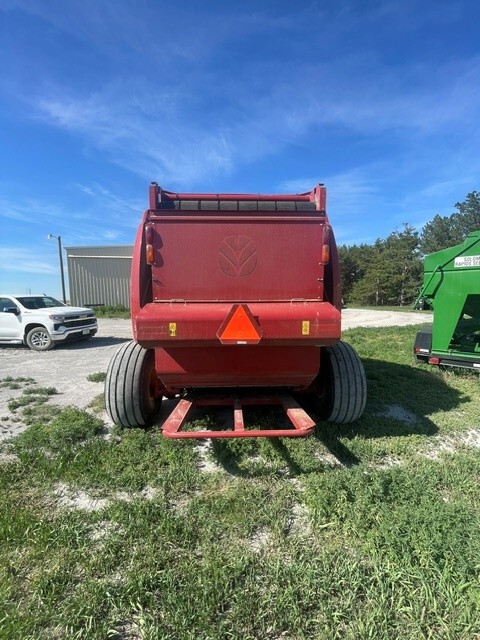  2014 NEW HOLLAND Rollbelt 560 at LandMark in Phillipsburg, KS