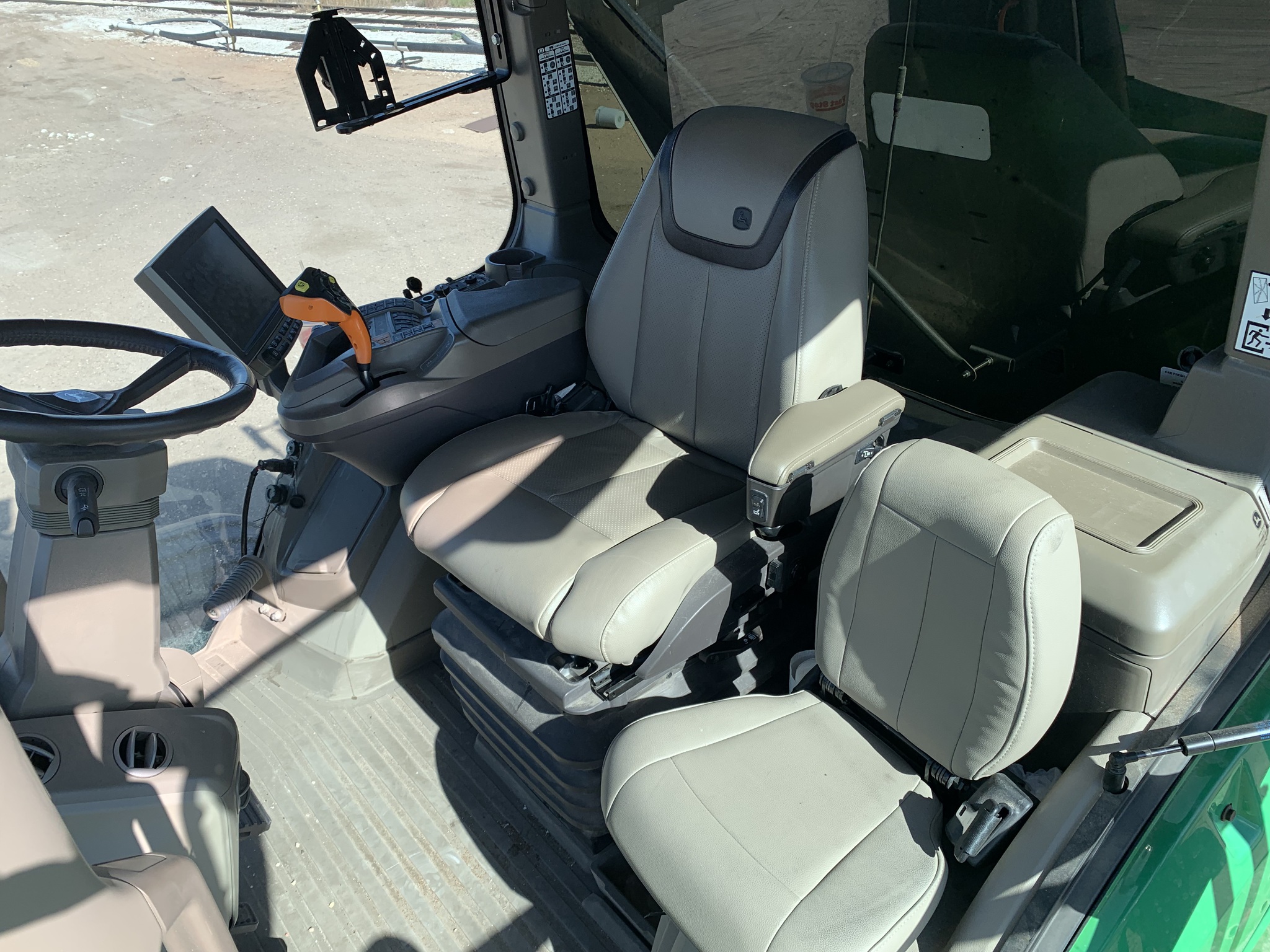  2023 John Deere 600R at LandMark in Gothenburg, NE