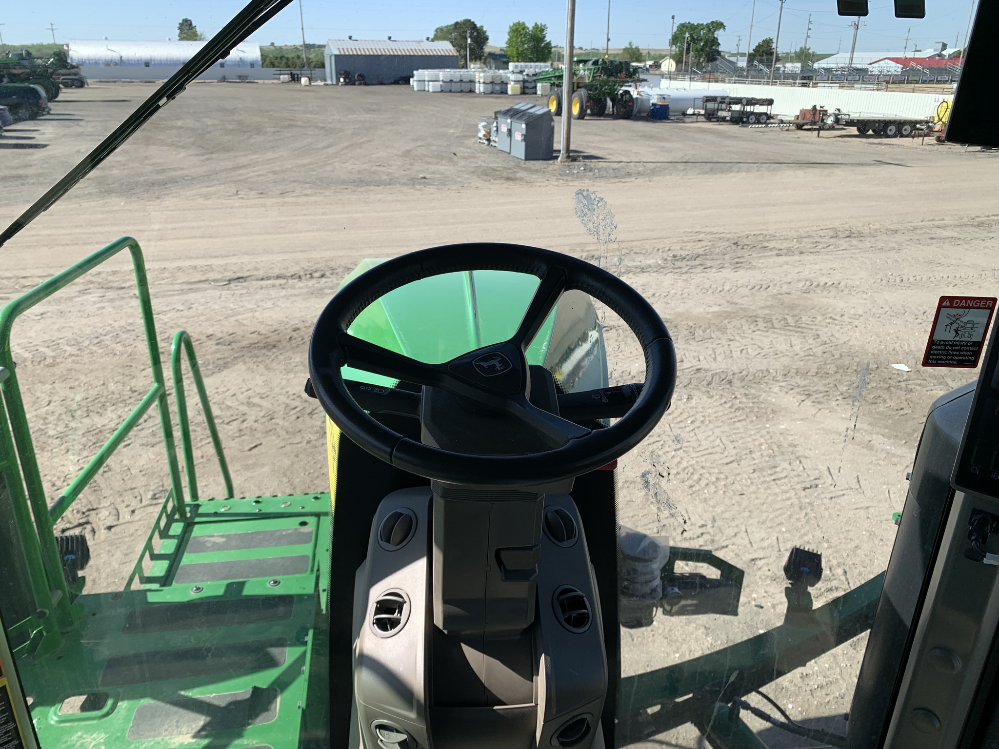  2023 John Deere 600R at LandMark in Gothenburg, NE