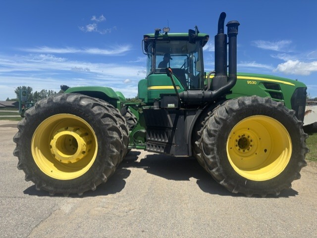 On Lot 2010 John Deere 9530 at Tri County Equipment Bad Axe, MI