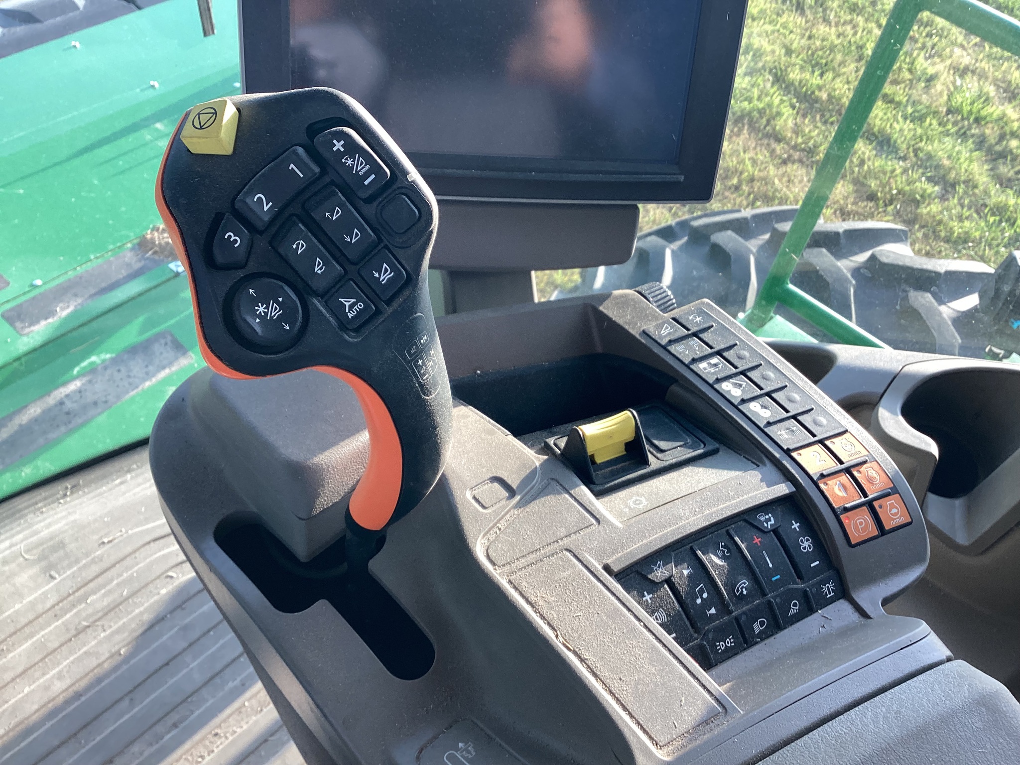  2024 John Deere W235R at LandMark in Minden, NE