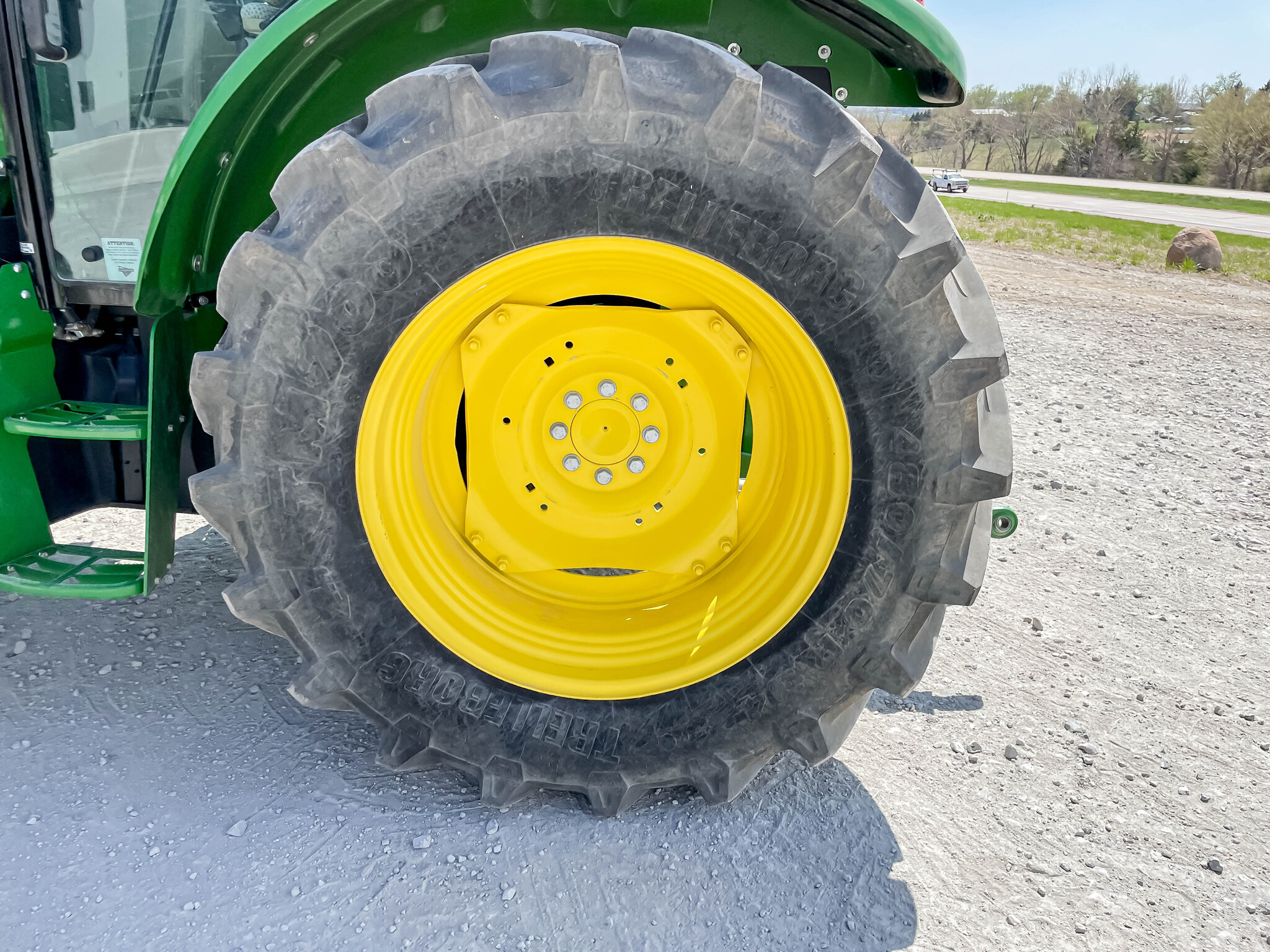  2022 John Deere 5090M at LandMark in Hebron, NE