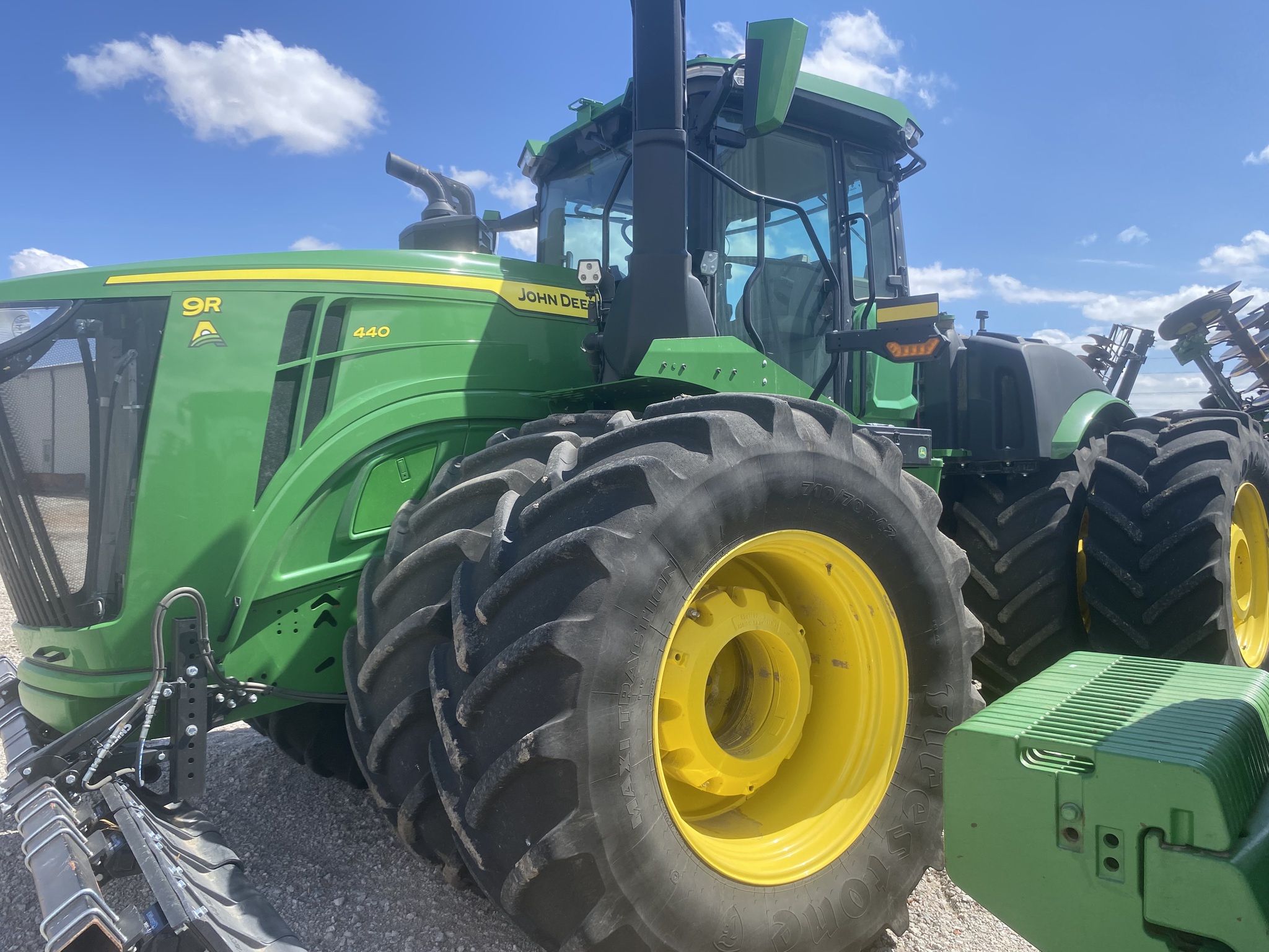  2022 John Deere 9R 440 at LandMark in Hebron, NE