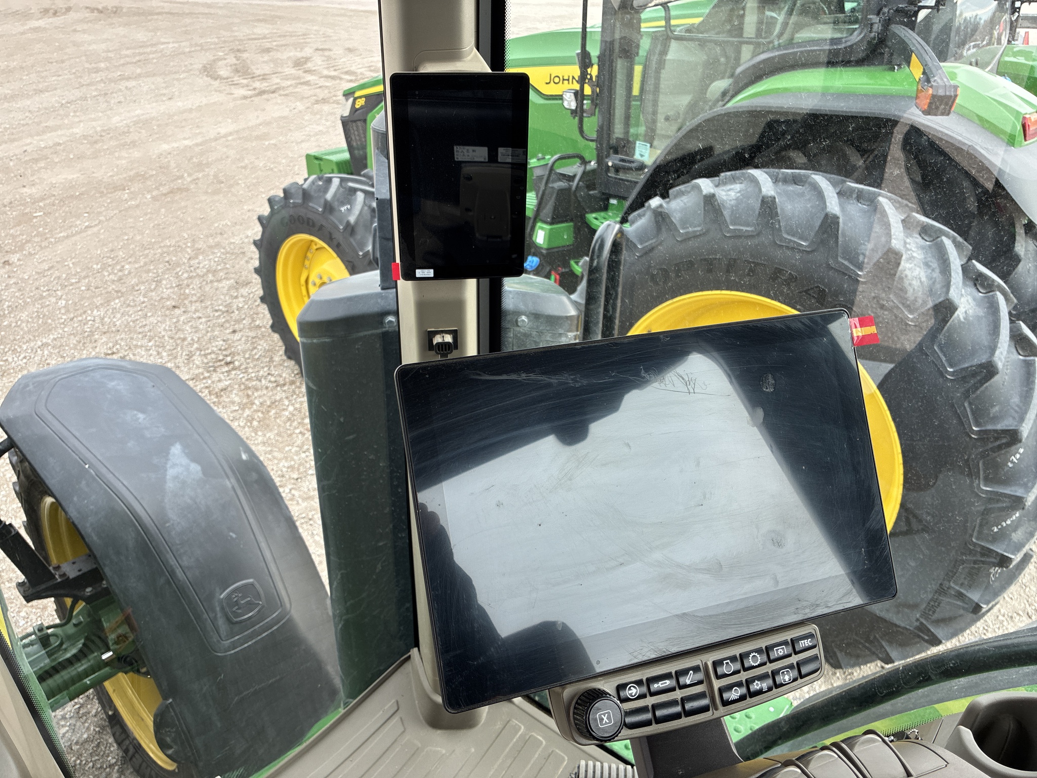  2024 John Deere 8R 250 at LandMark in Hastings, NE