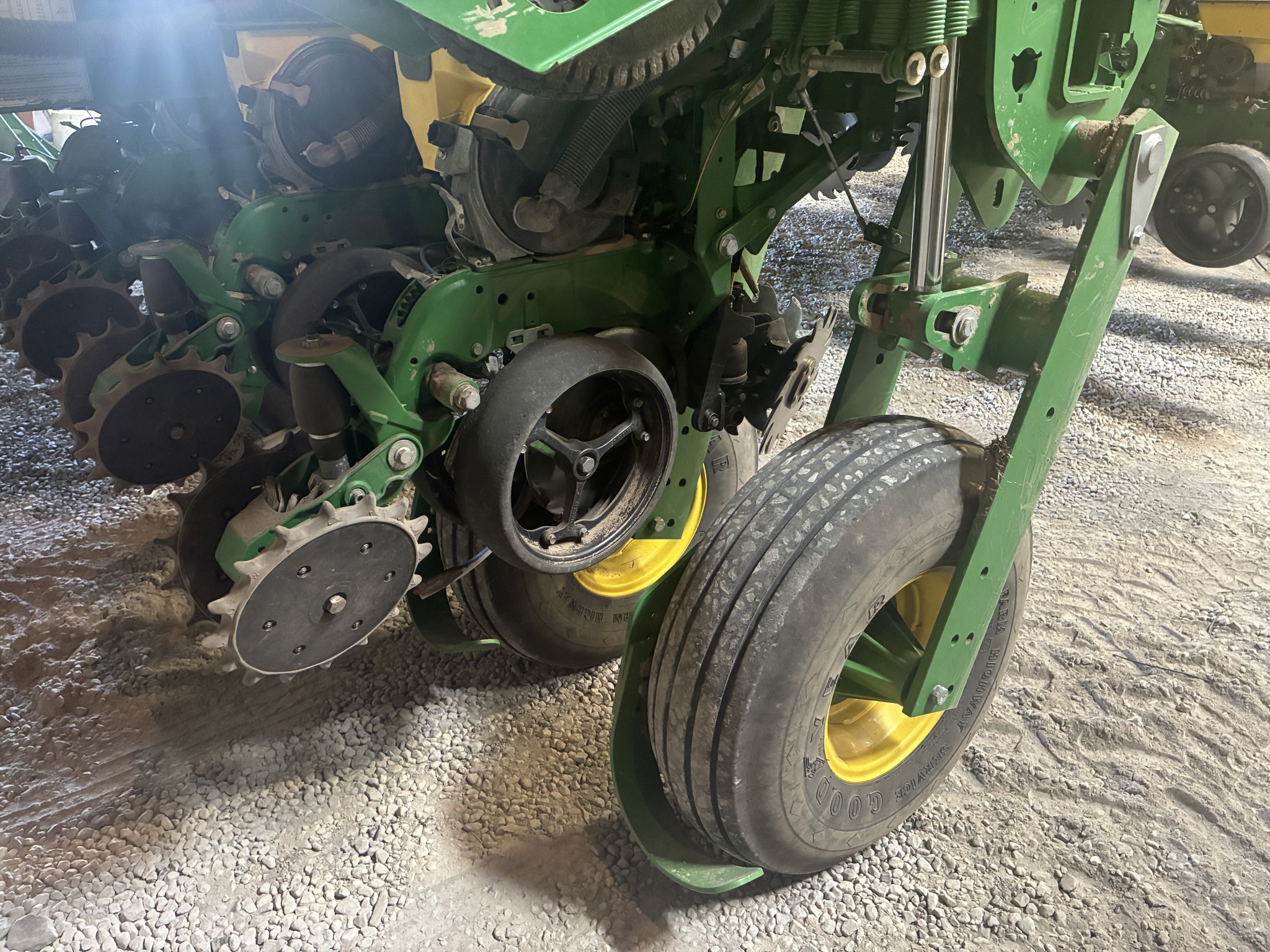  2019 John Deere 1775NT at LandMark in Beatrice, NE