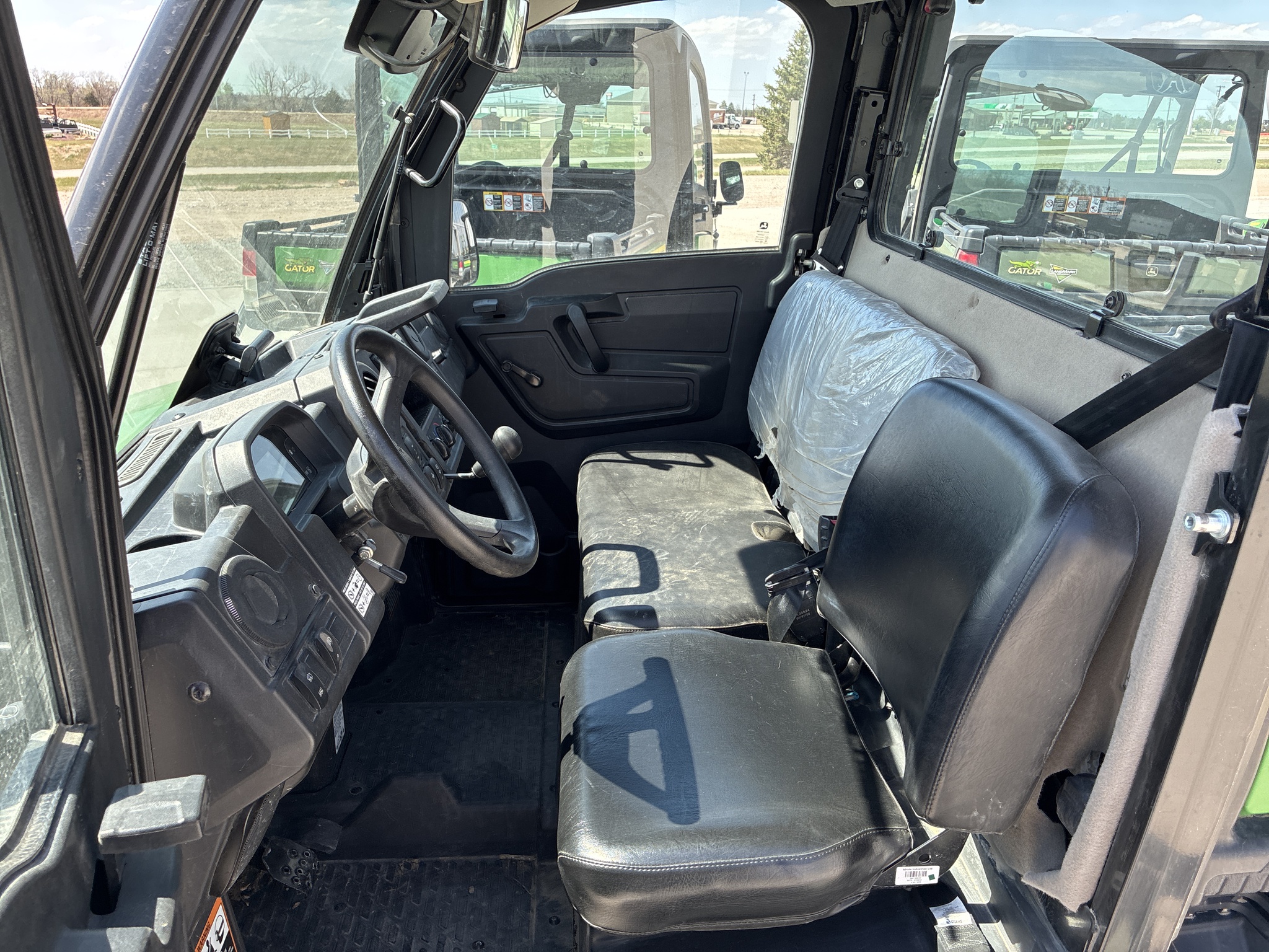  2023 John Deere XUV 835M at LandMark in Hebron, NE