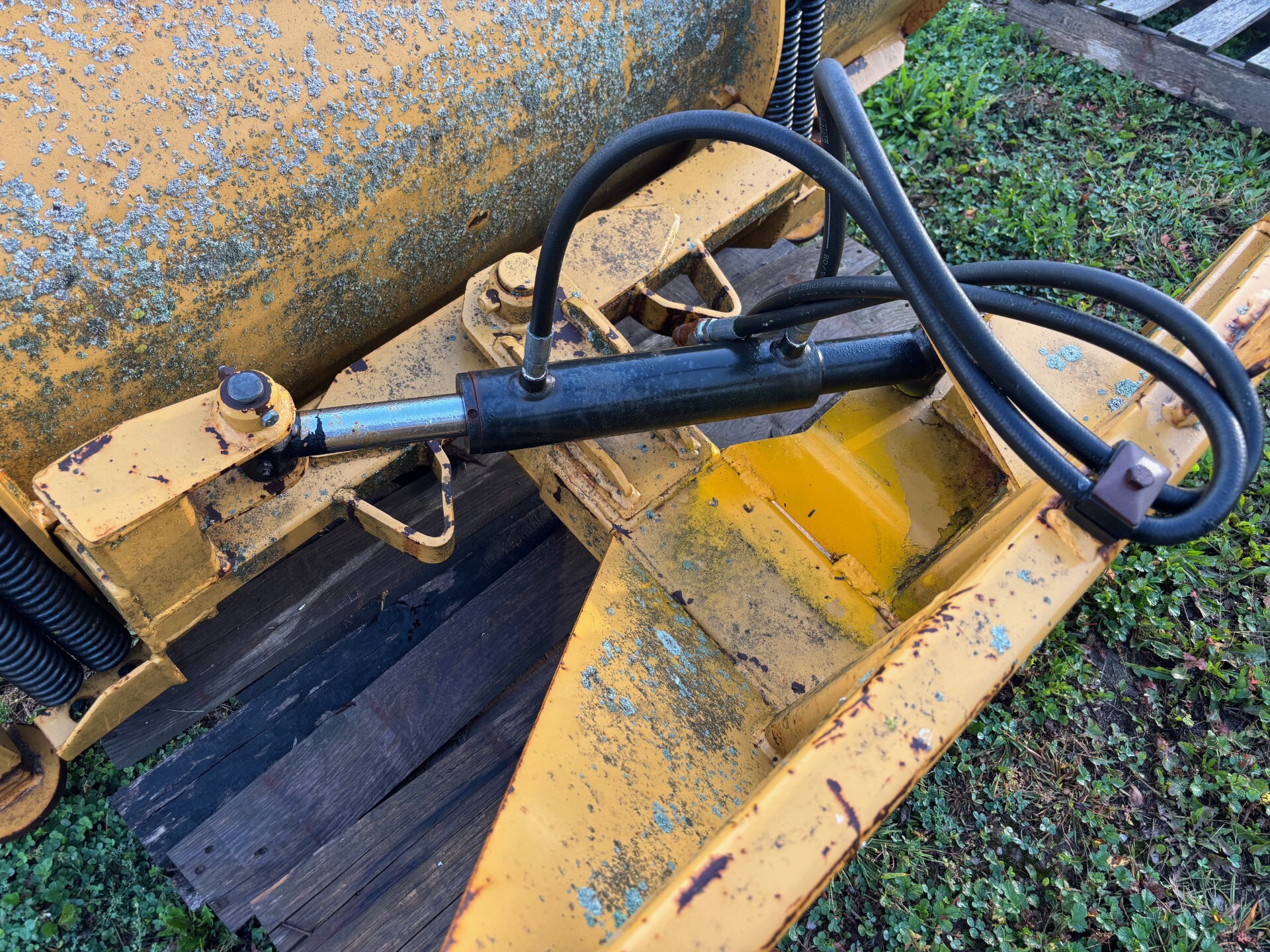 On Lot  Horst Welding SB20004 at Tri County Equipment Sandusky, MI