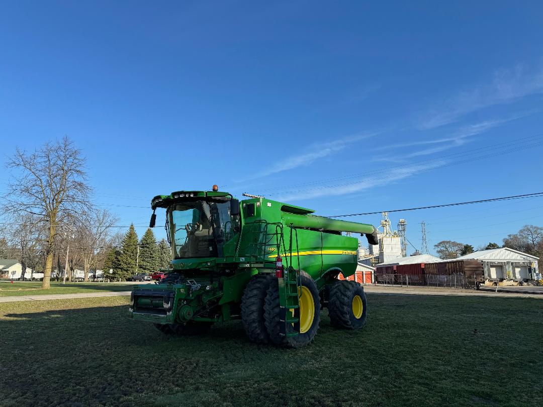 On Lot 2014 John Deere S660 at Tri County Equipment Bad Axe, MI