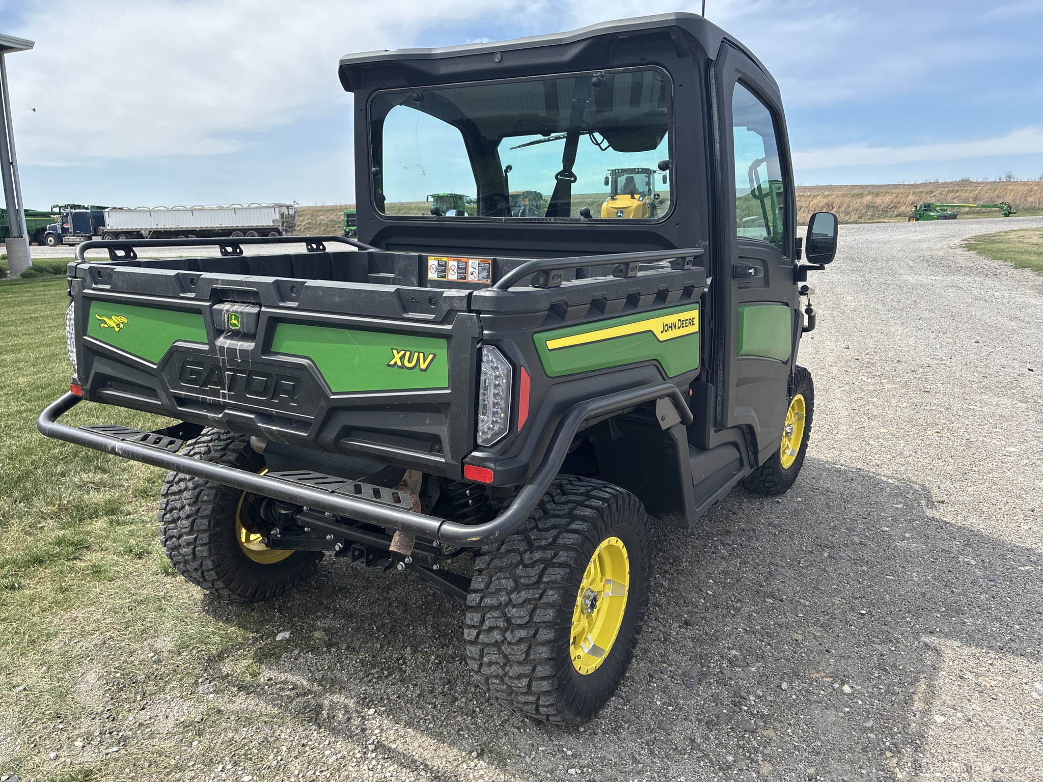  2025 John Deere XUV 845M at LandMark in Marysville, KS