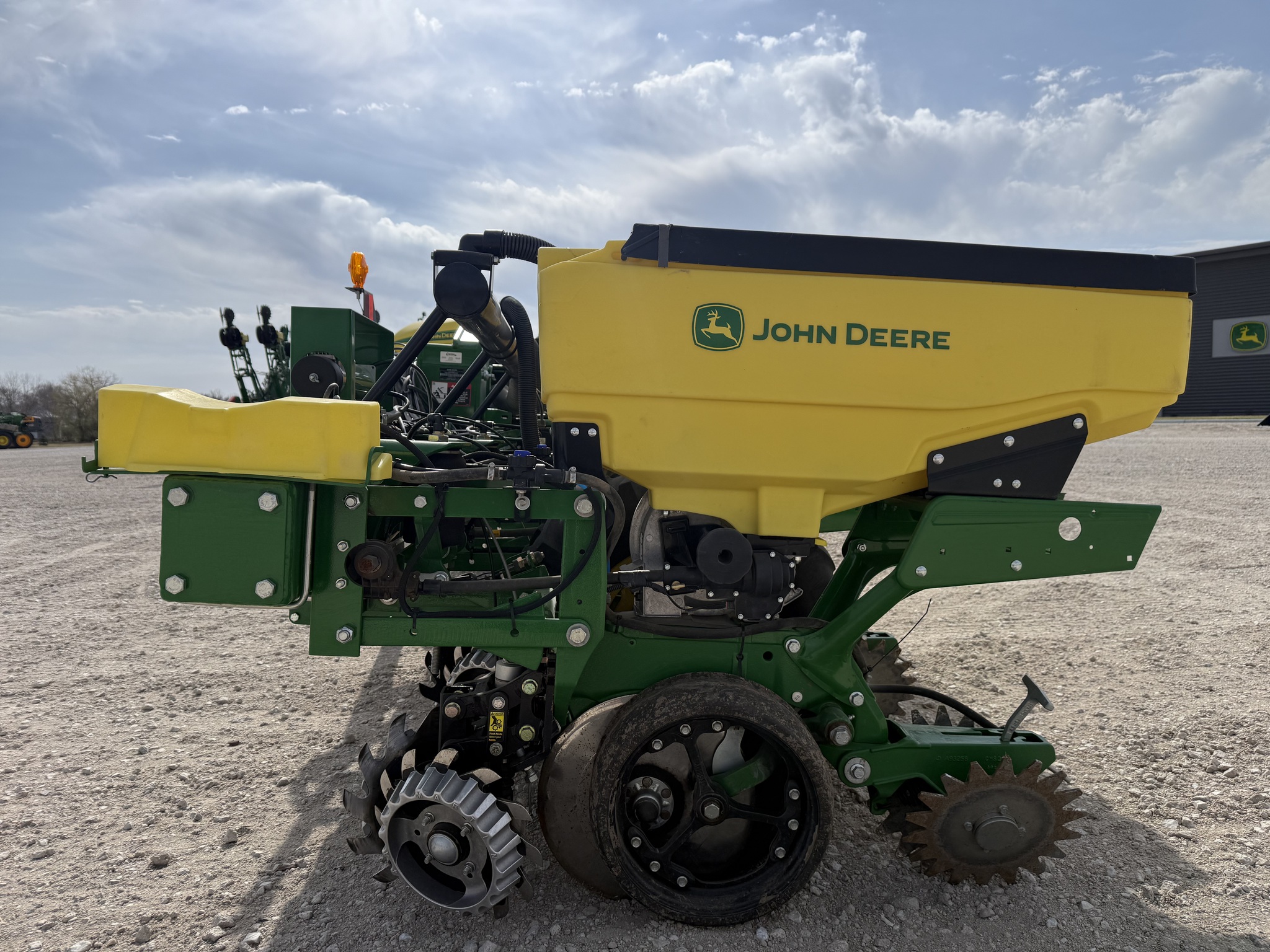  2025 John Deere 1725 at LandMark in Hastings, NE