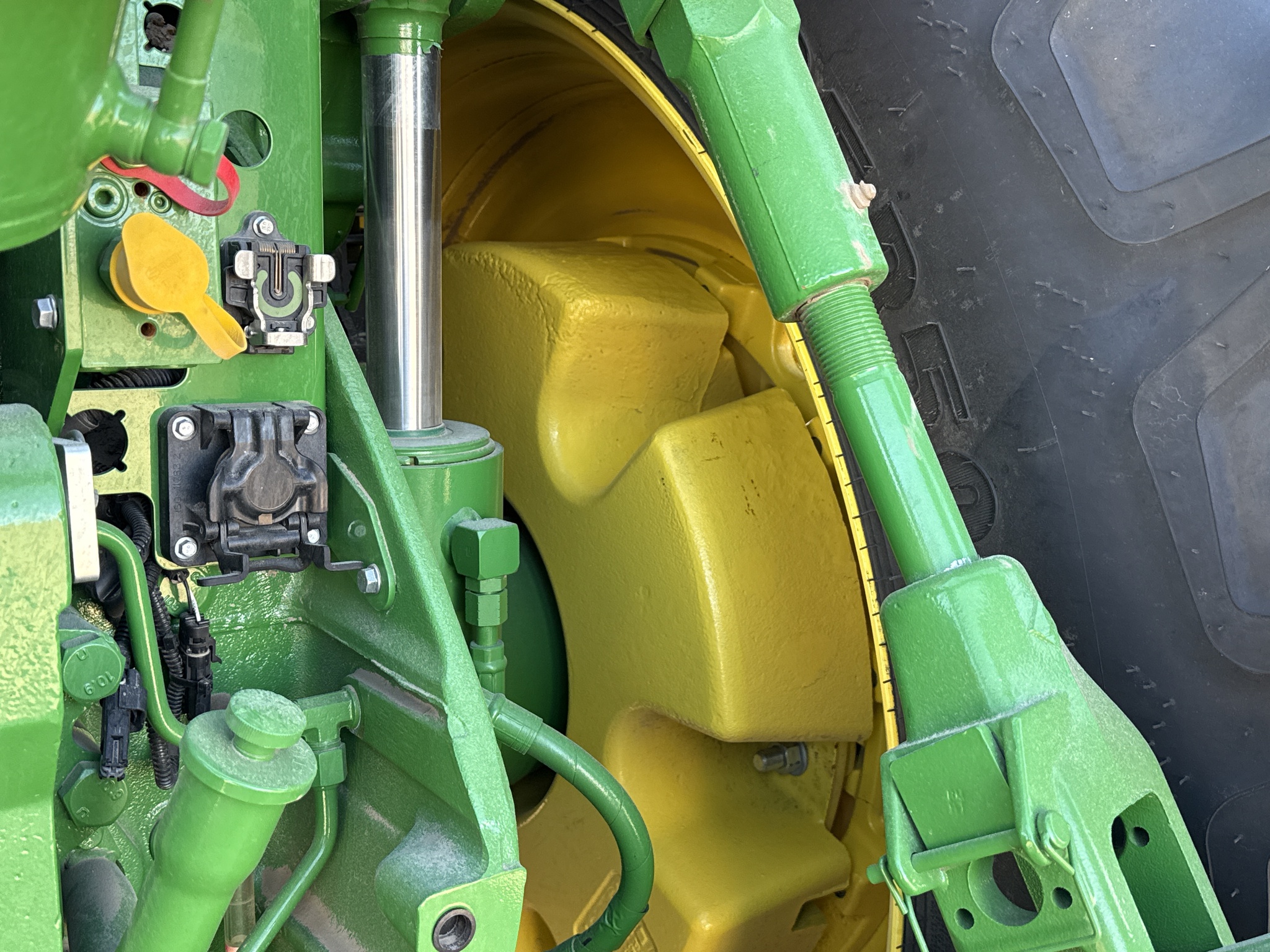  2025 John Deere 8R 370 at LandMark in Gothenburg, NE