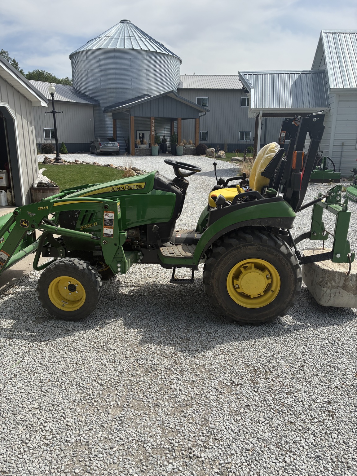  2020 John Deere 2025R at LandMark in Hastings, NE