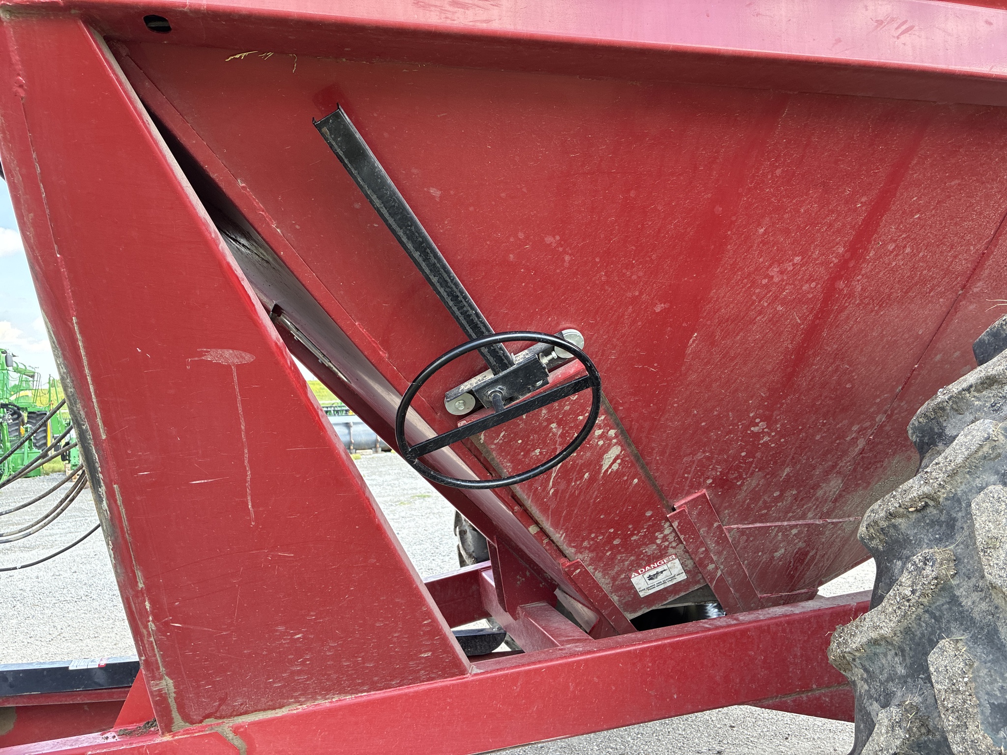  2010 J&m 750-18 at LandMark in Marysville, KS