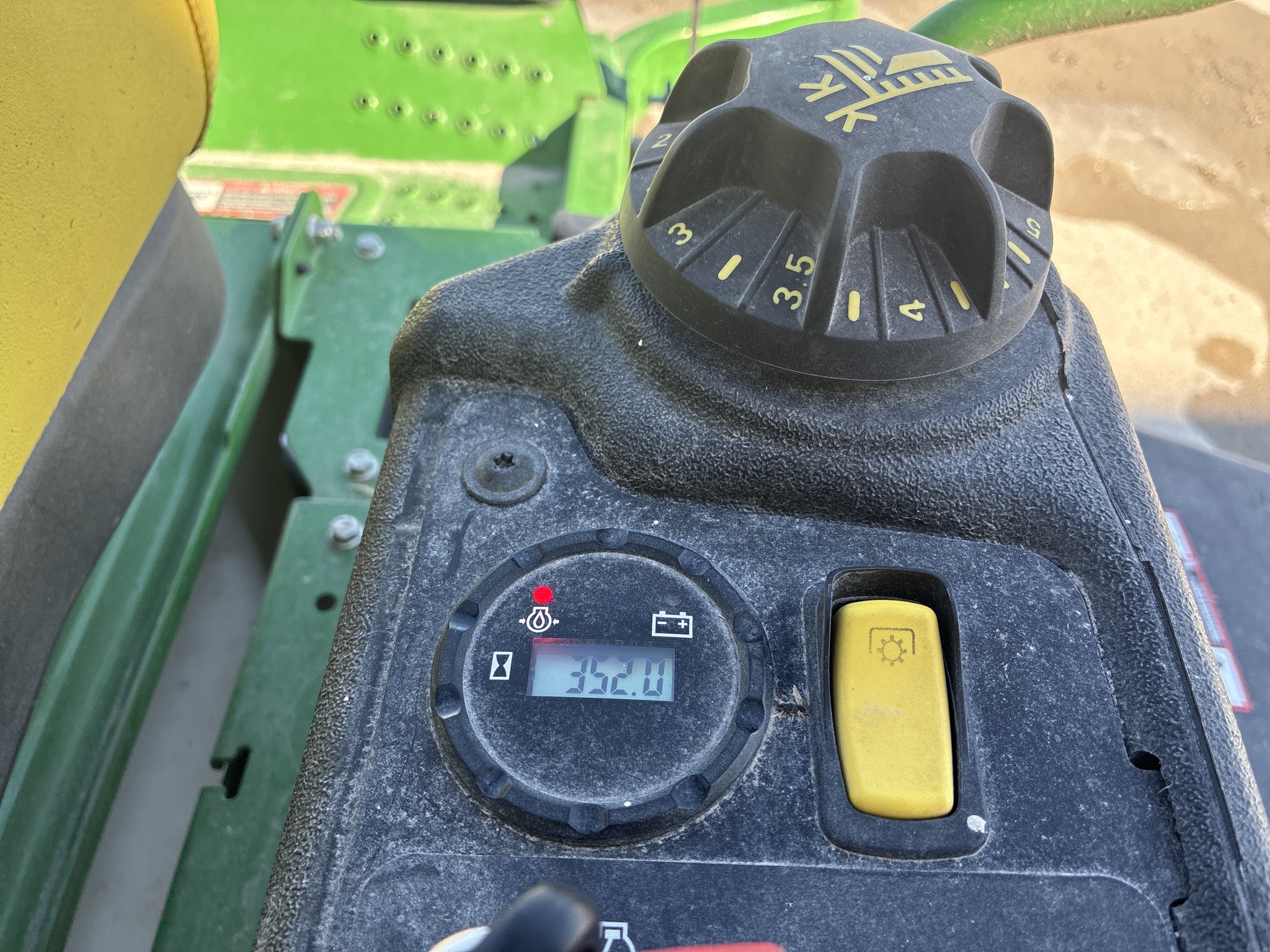  2022 John Deere Z740R at LandMark in Beatrice, NE