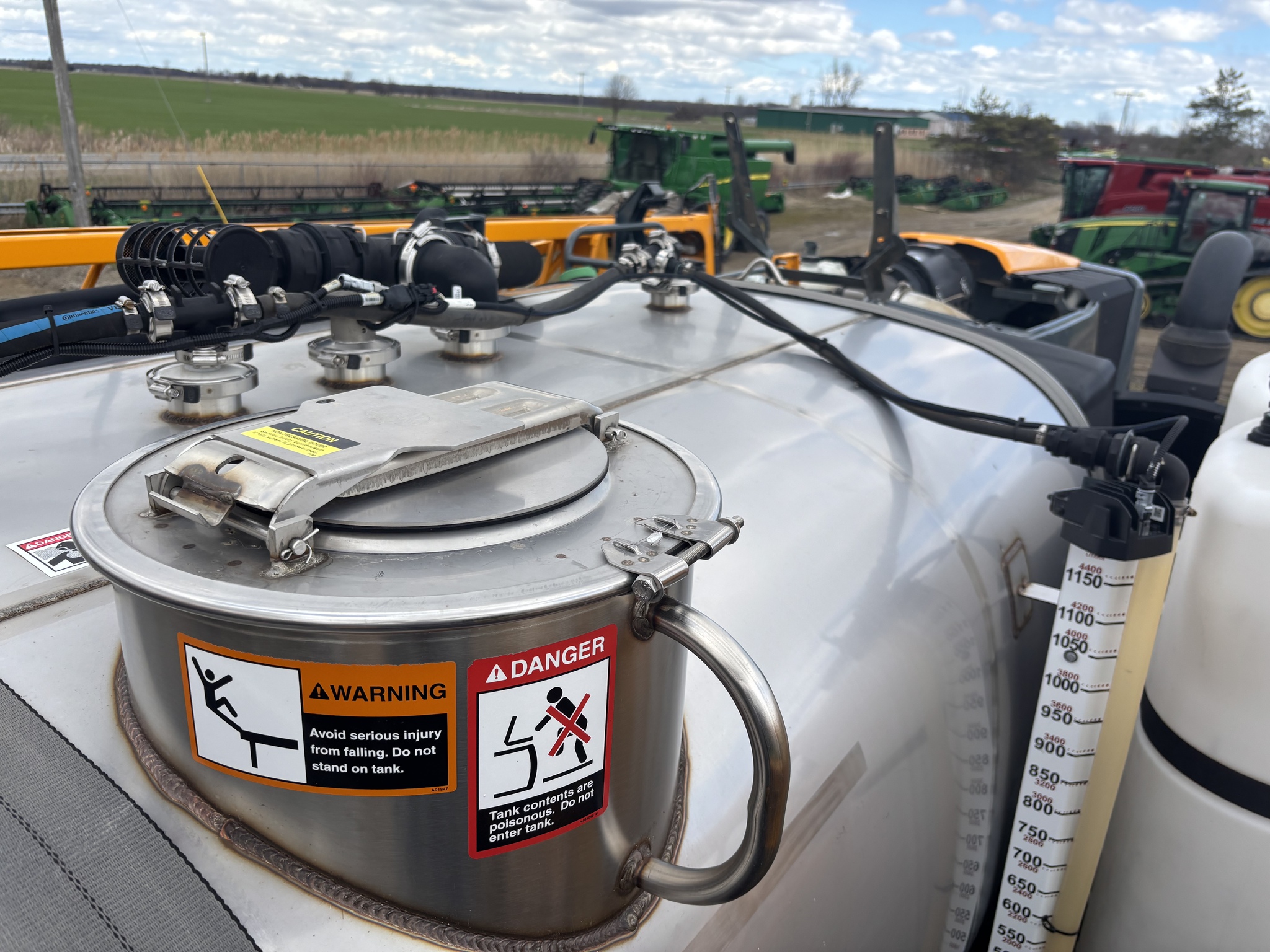 On Lot 2022 Hagie STS12 at Tri County Equipment Marlette, MI