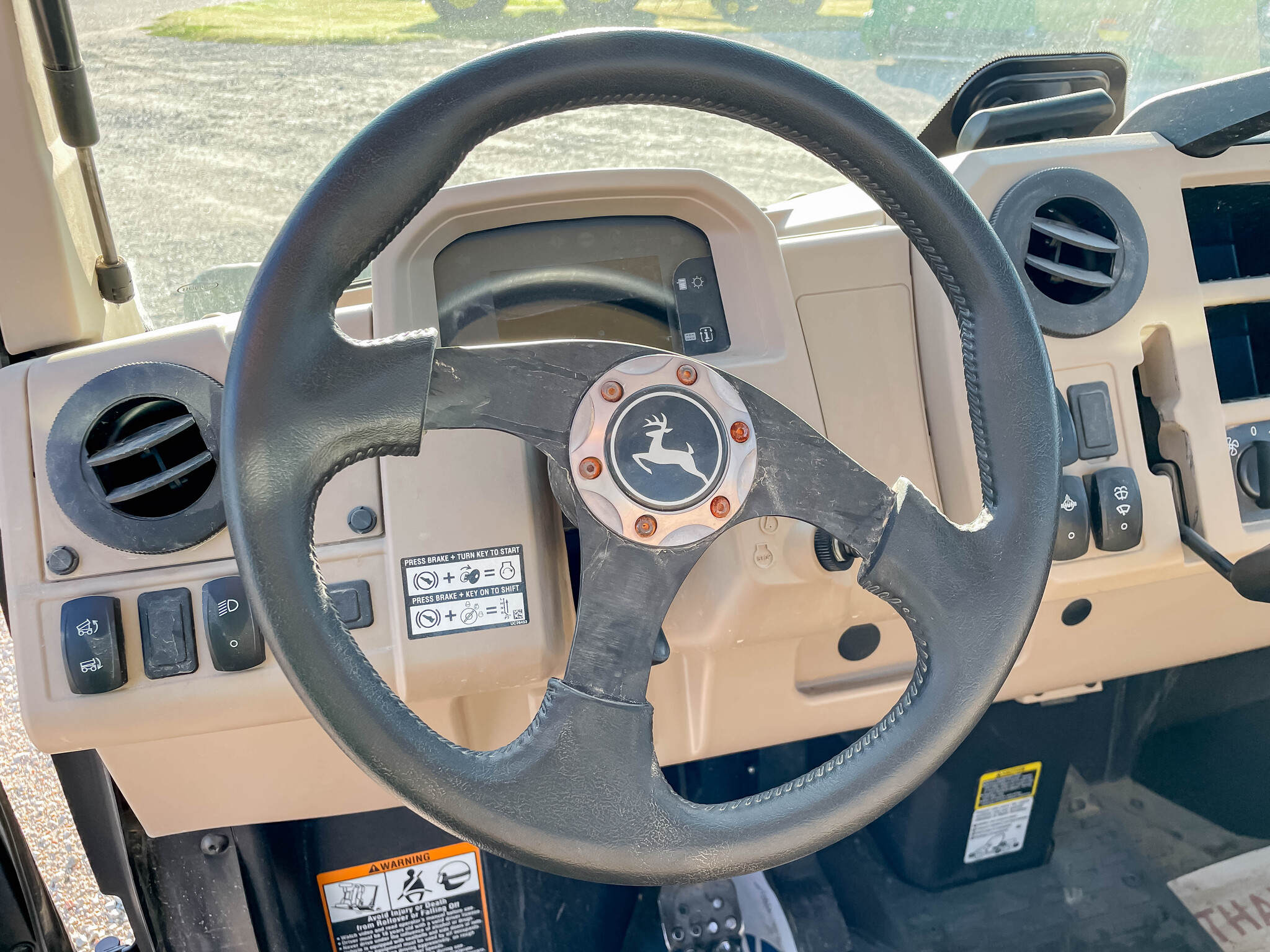  2021 John Deere XUV 835R at LandMark in Hastings, NE