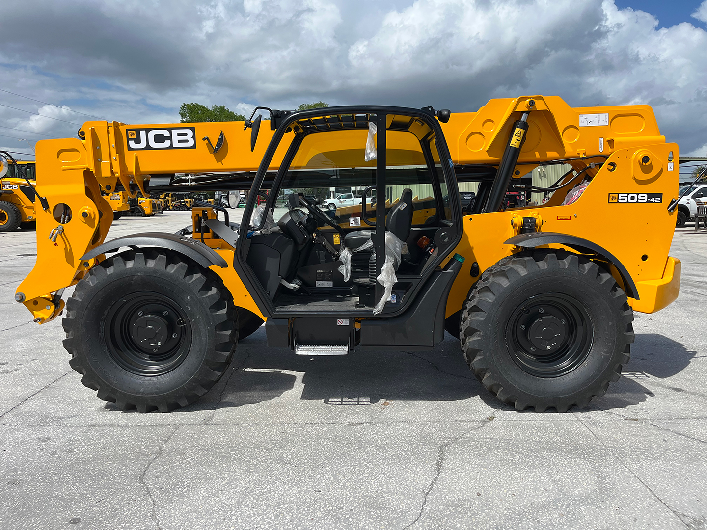  JCB 509-42 at Briggs JCB Orlando, FL