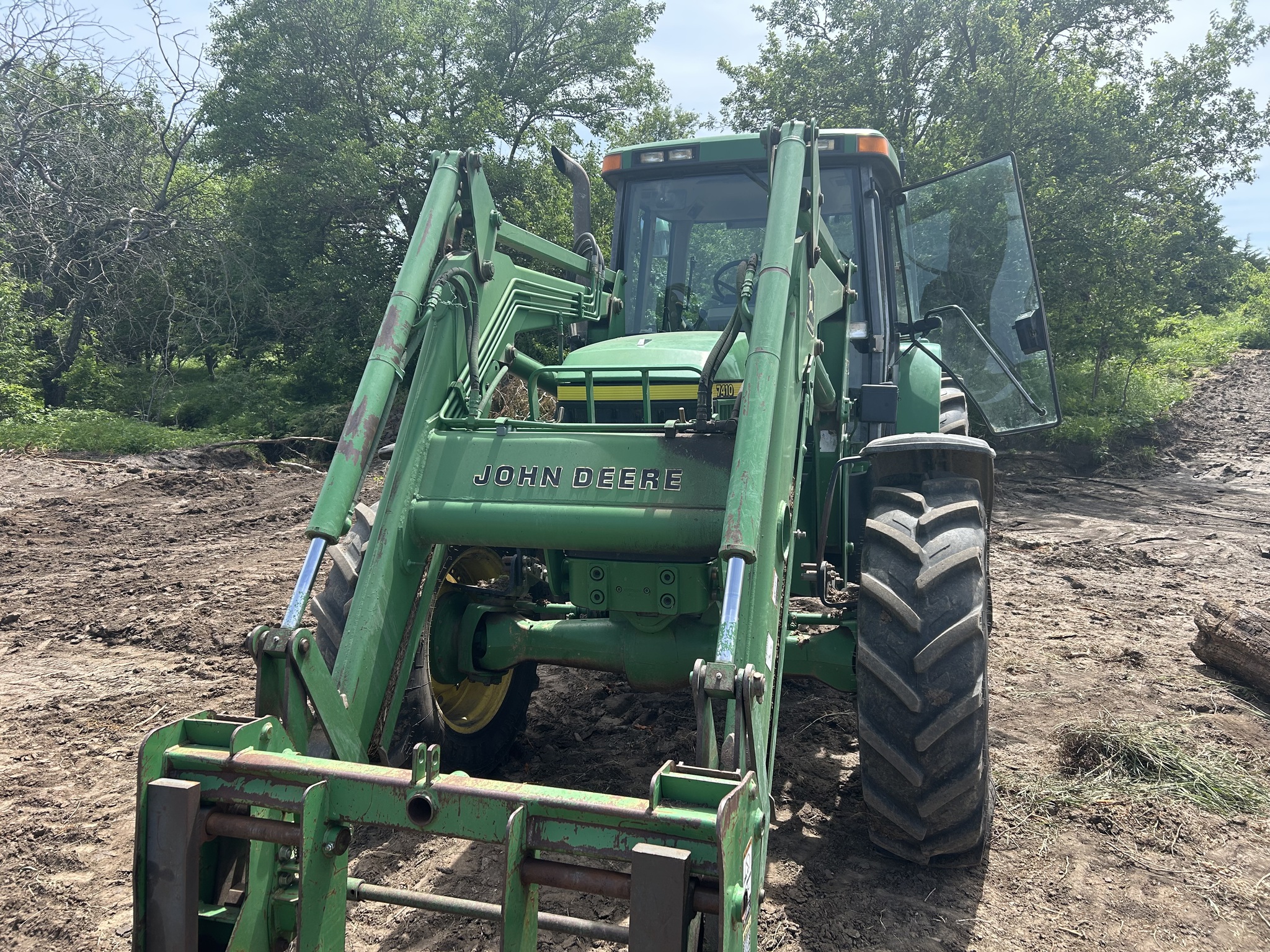  2000 John Deere 7410 at LandMark in Marysville, KS