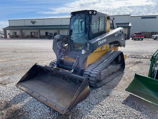  2024 John Deere 331G at LandMark in Fairfield, NE