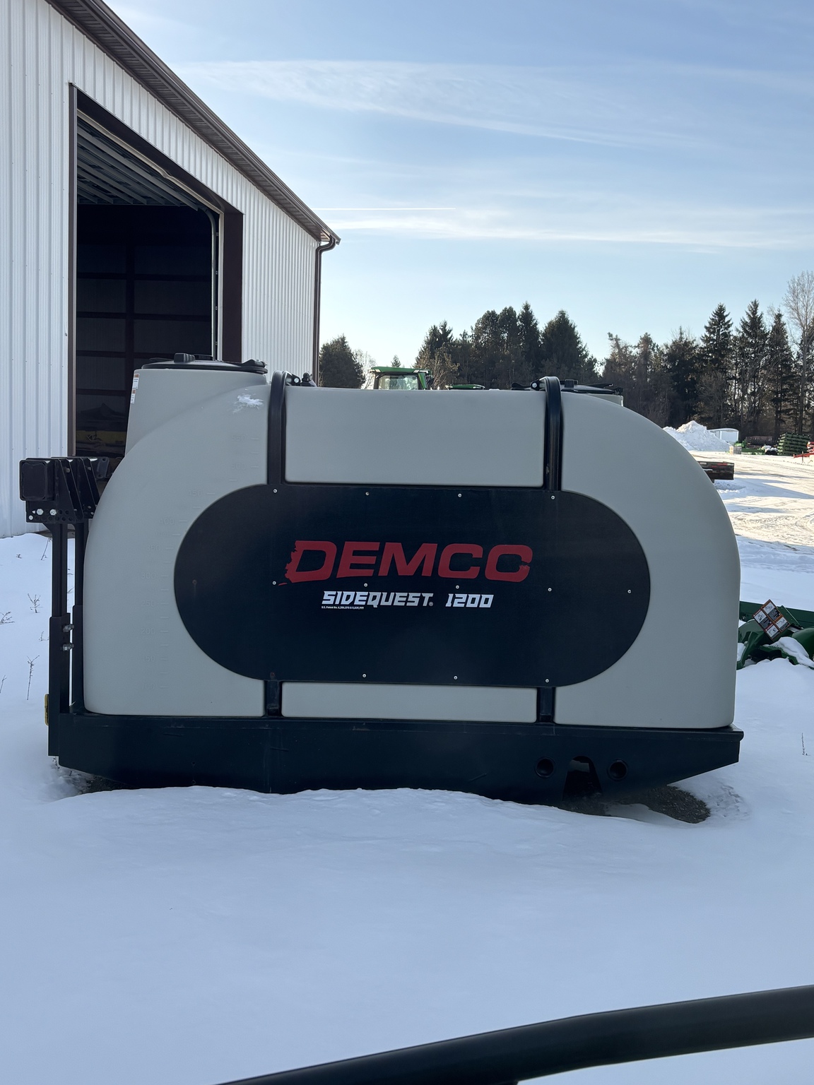 On Lot  Demco 1200 at Tri County Equipment Sandusky, MI