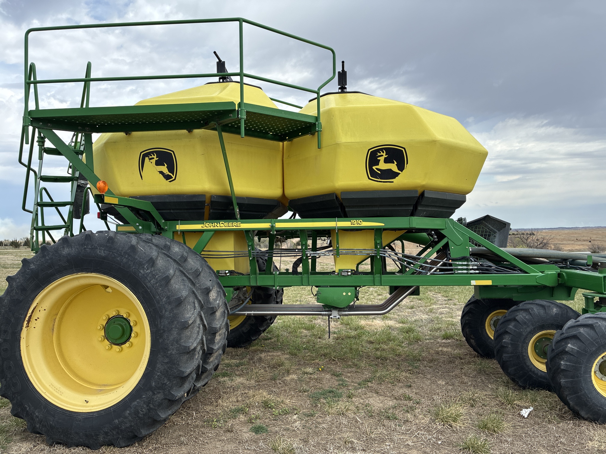  2013 John Deere 1890 at LandMark in Hebron, NE