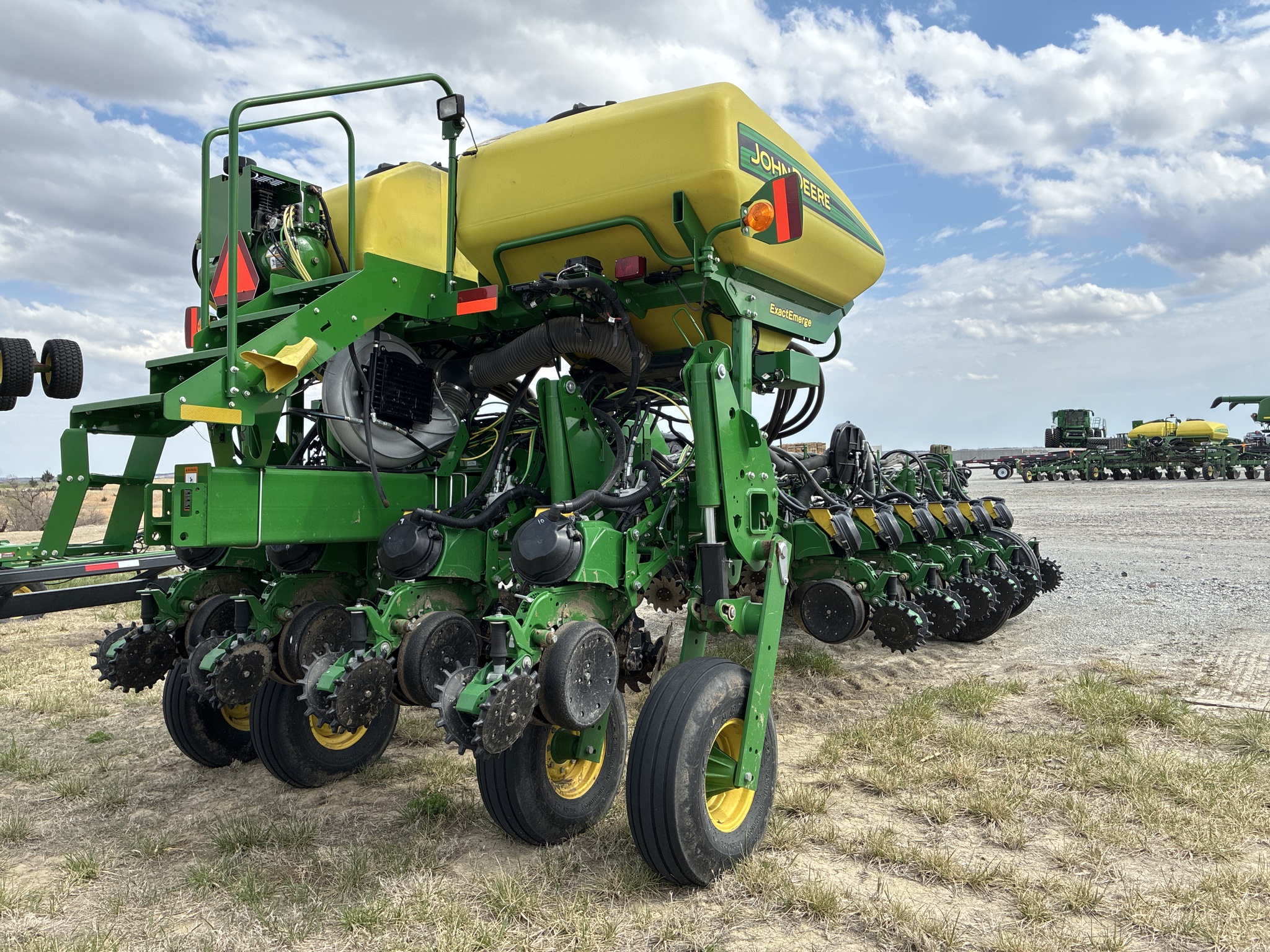  2018 John Deere 1775NT at LandMark in Hebron, NE