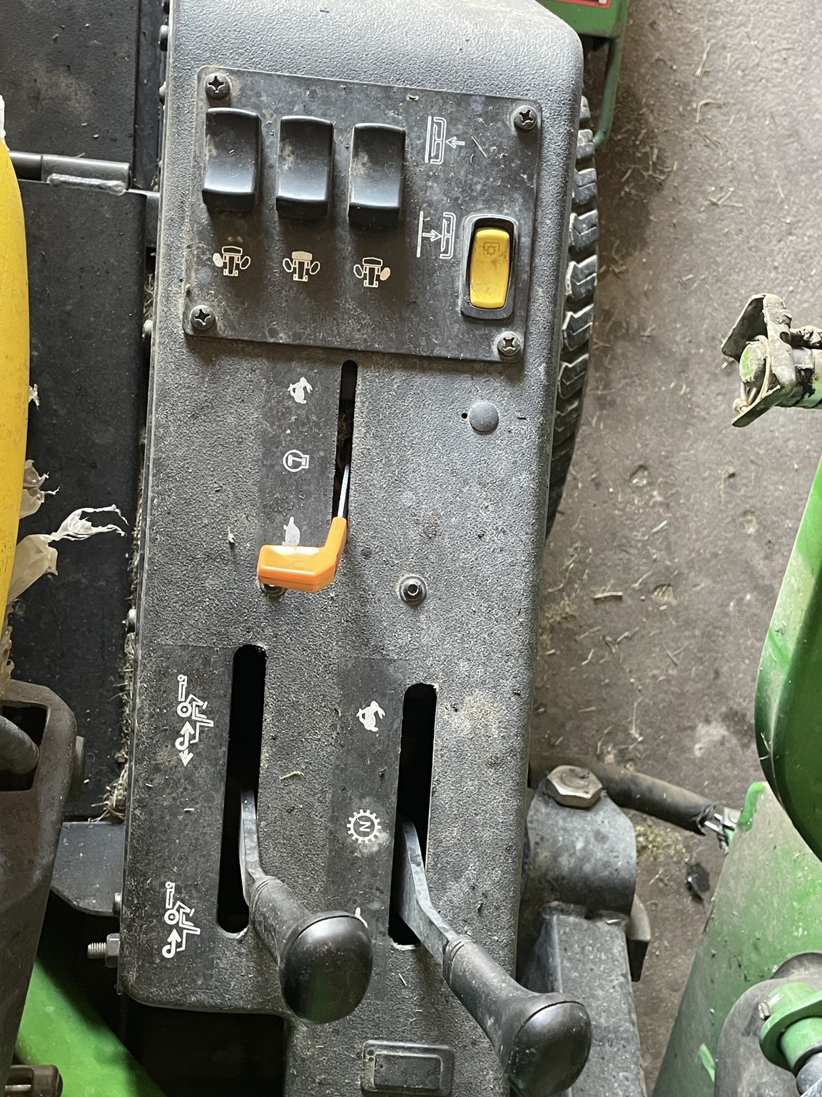  2023 John Deere 1600 at LandMark in Gothenburg, NE