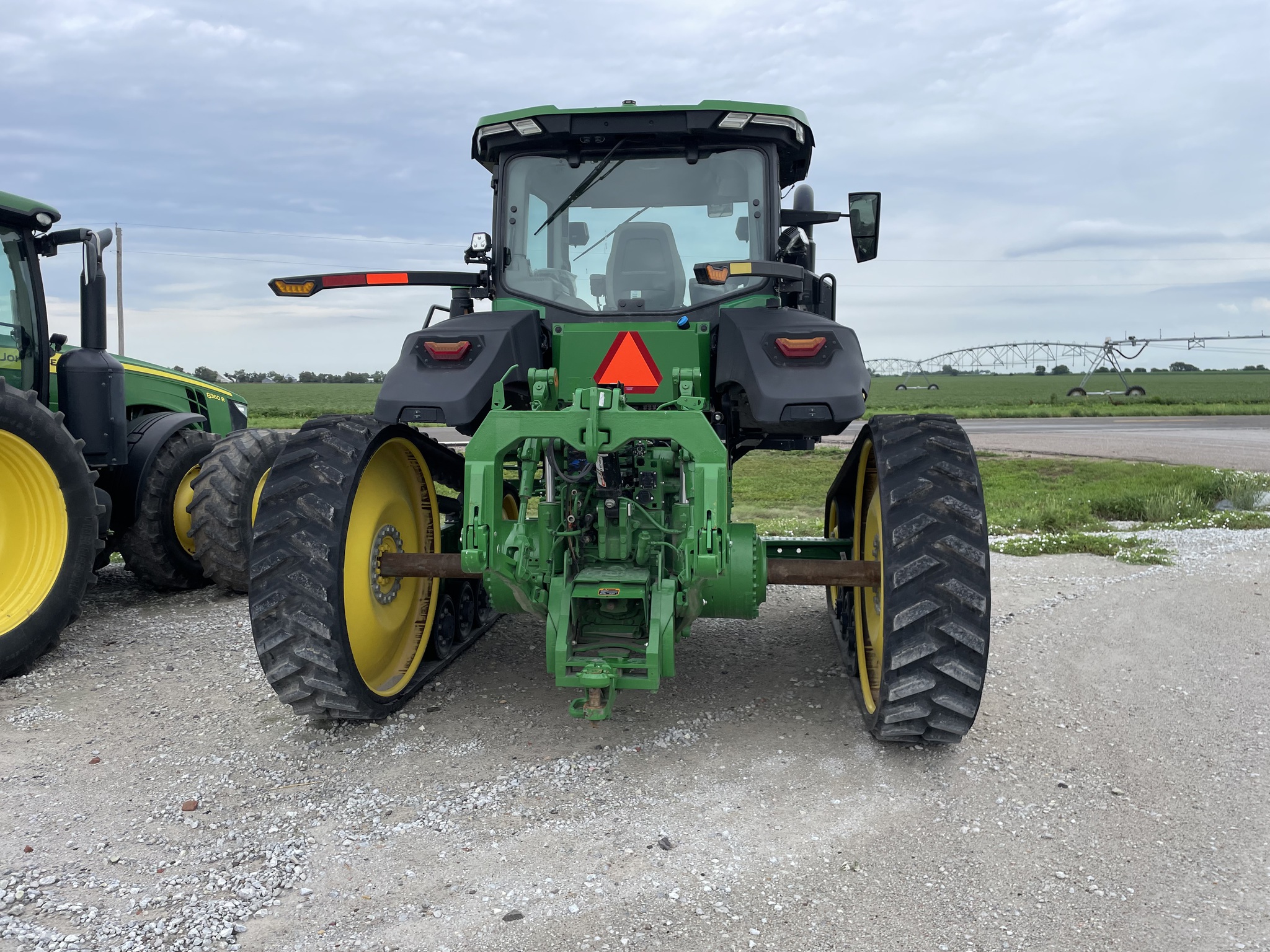  2024 John Deere 8RT 370 at LandMark in Fairfield, NE