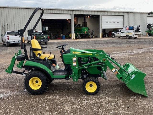   John Deere 1025R at LandMark in Gothenburg, NE