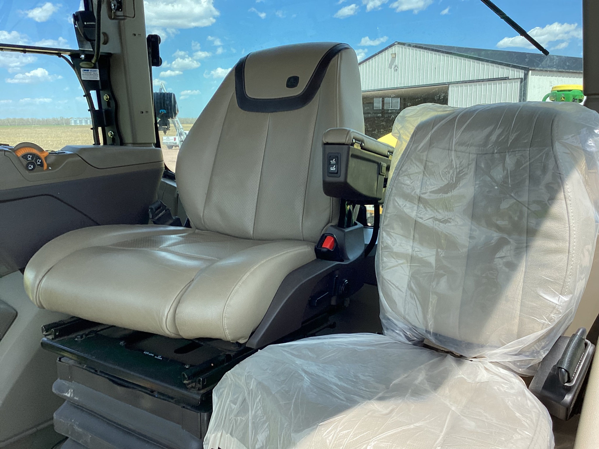  2023 John Deere 8RX 370 at LandMark in Minden, NE