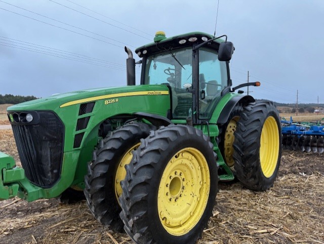  2010 John Deere 8225R at LandMark in Gothenburg, NE