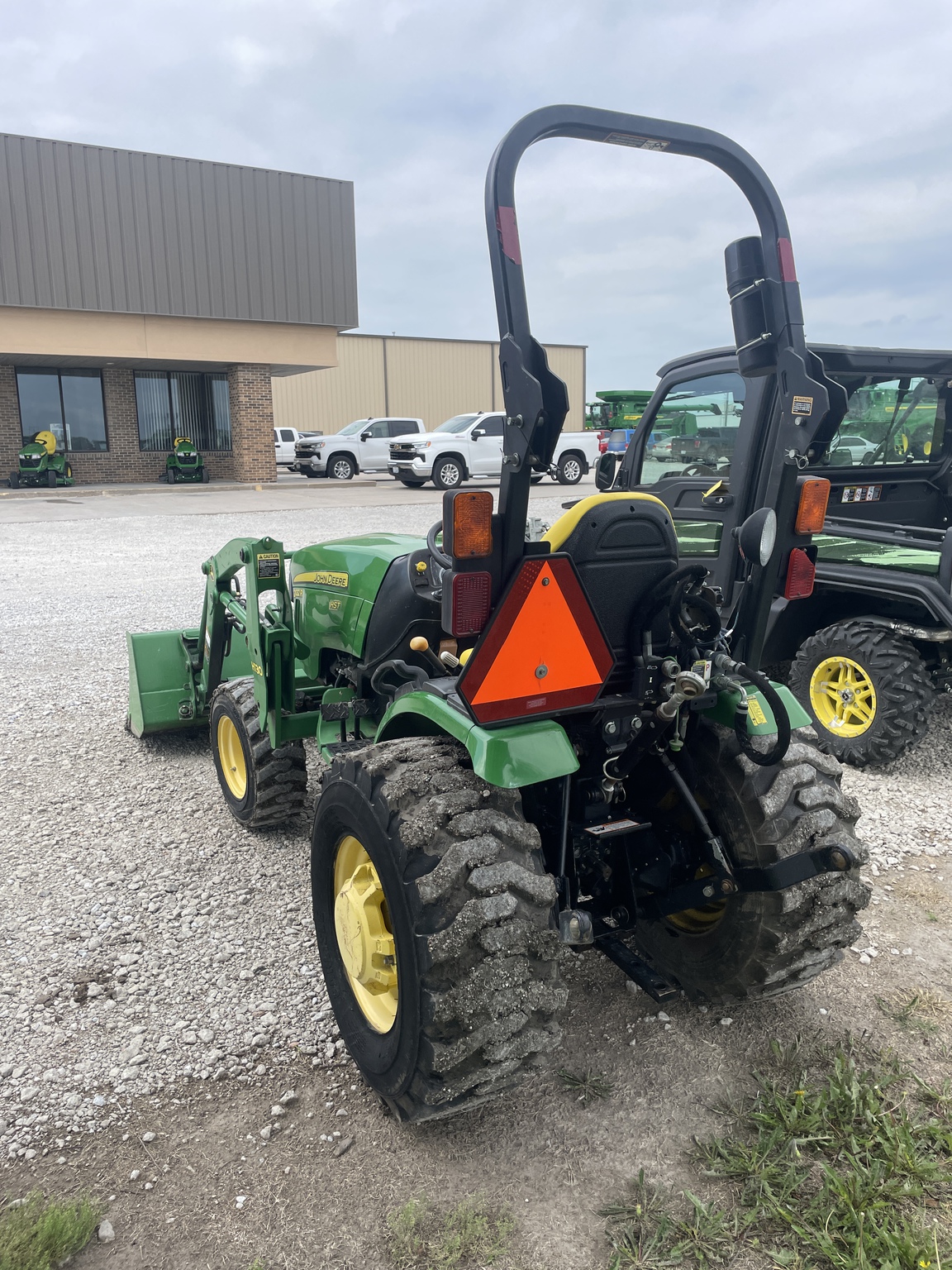  2013 John Deere 2032R at LandMark in Kearney, NE