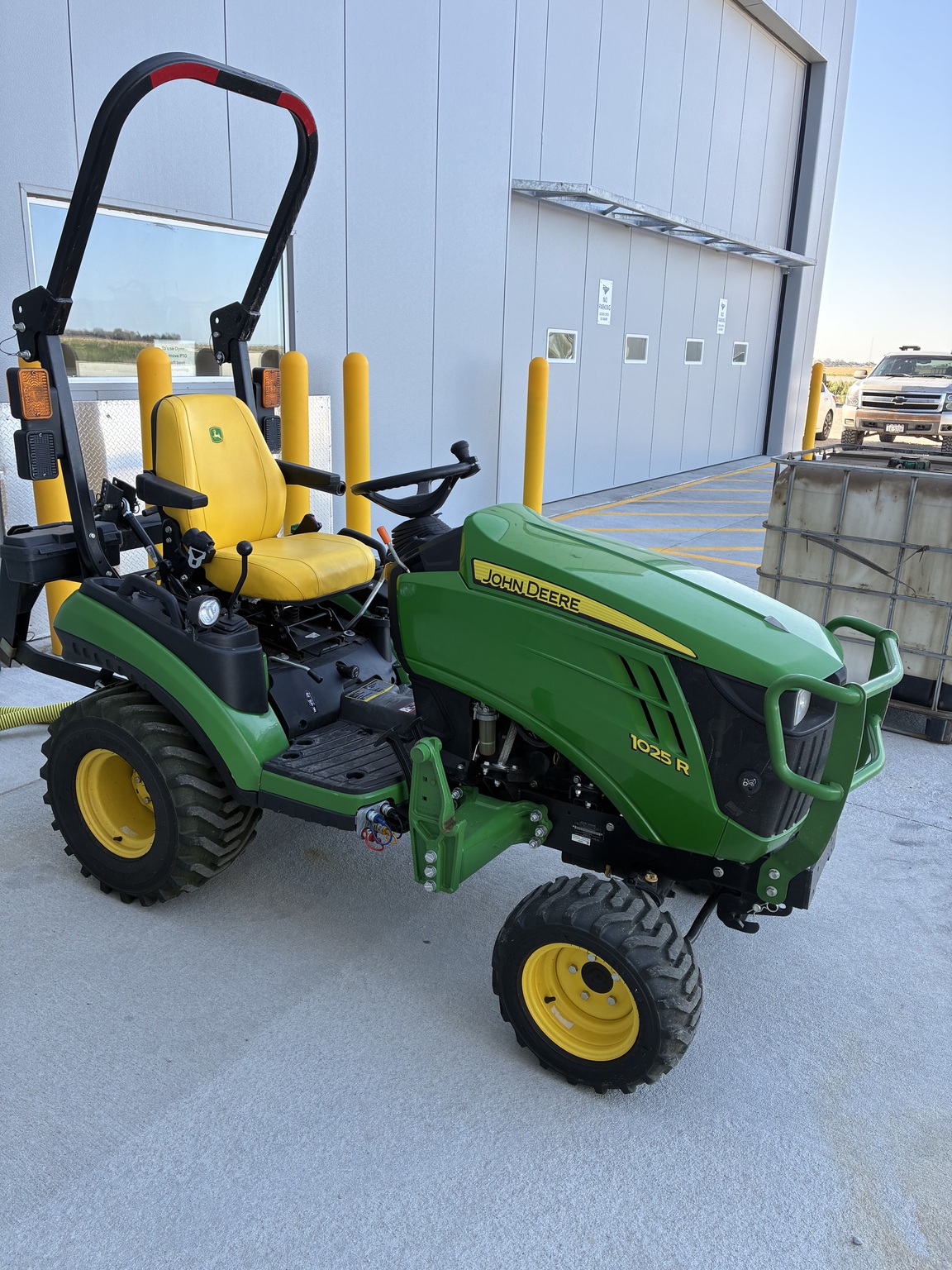  2022 John Deere 1025R at LandMark in Hastings, NE