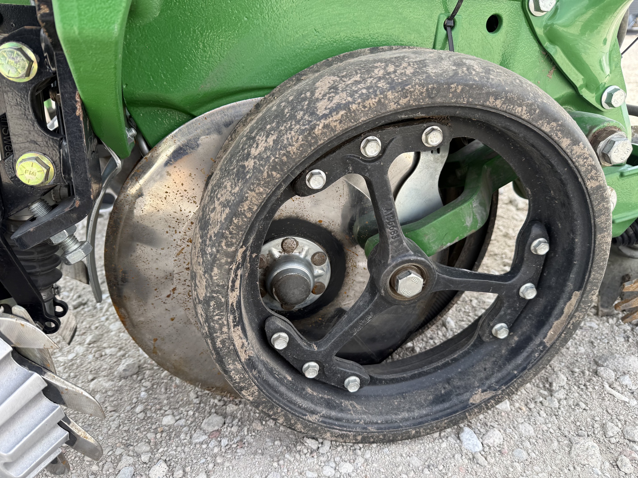  2025 John Deere 1725 at LandMark in Hastings, NE