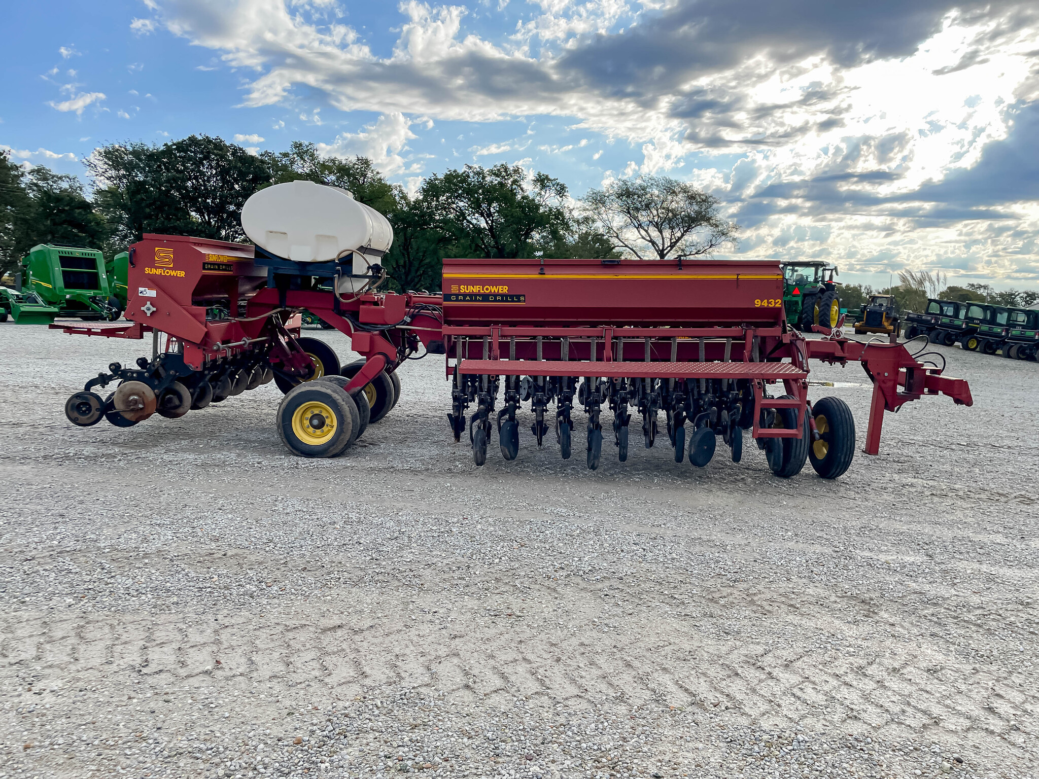  2000 Sunflower 9432 at LandMark in Smith Center, KS