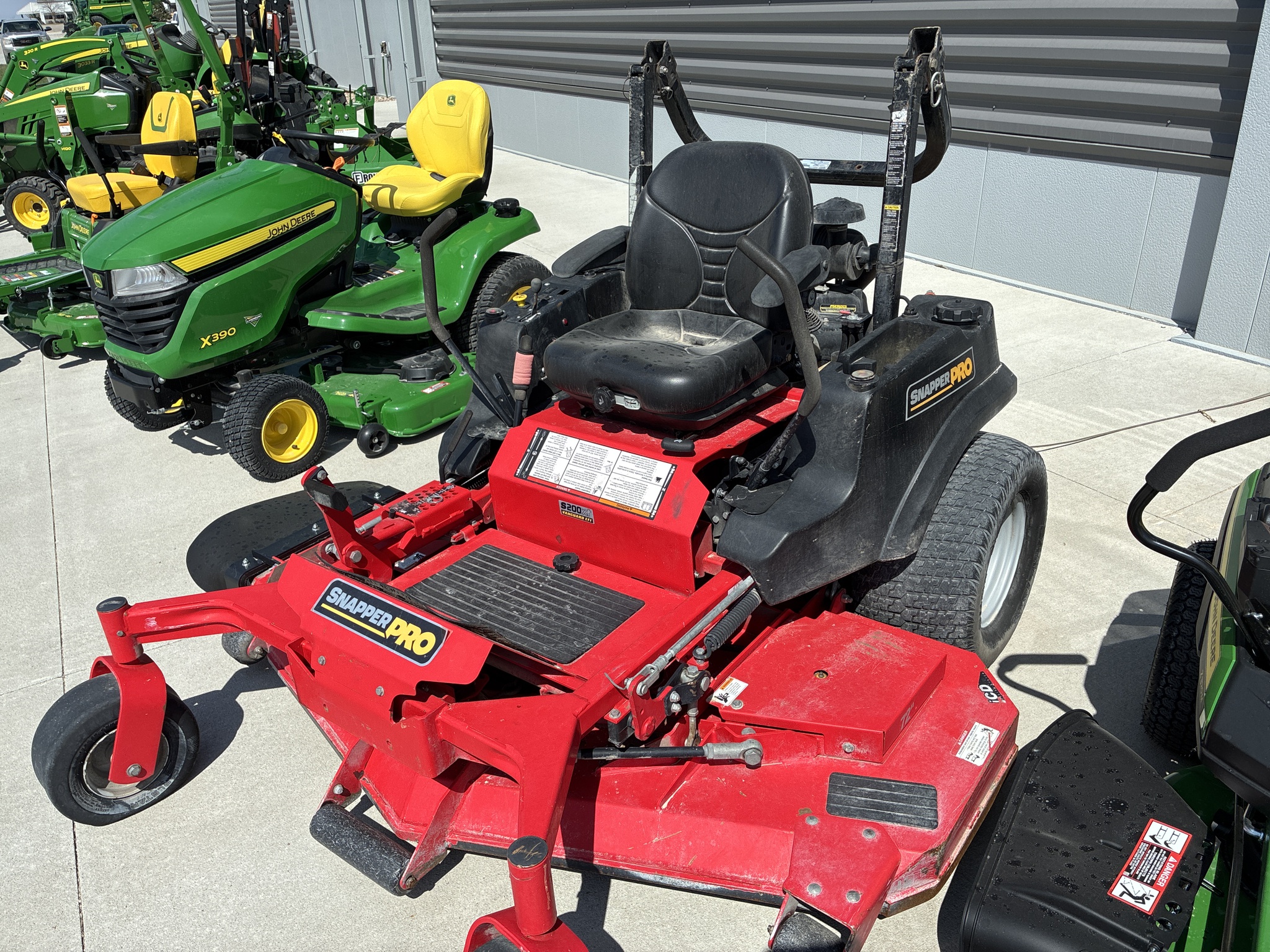  2016 Snapper S200XT at LandMark in Hebron, NE