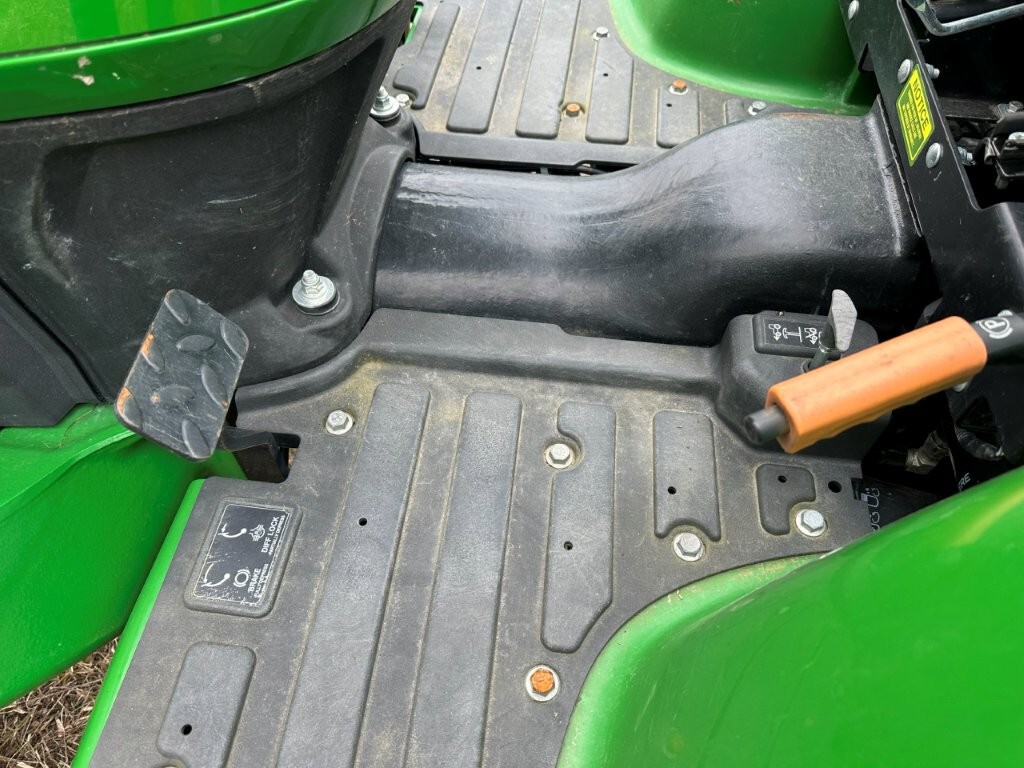 On Lot  John Deere 3032E at Tri County Equipment Lapeer, MI