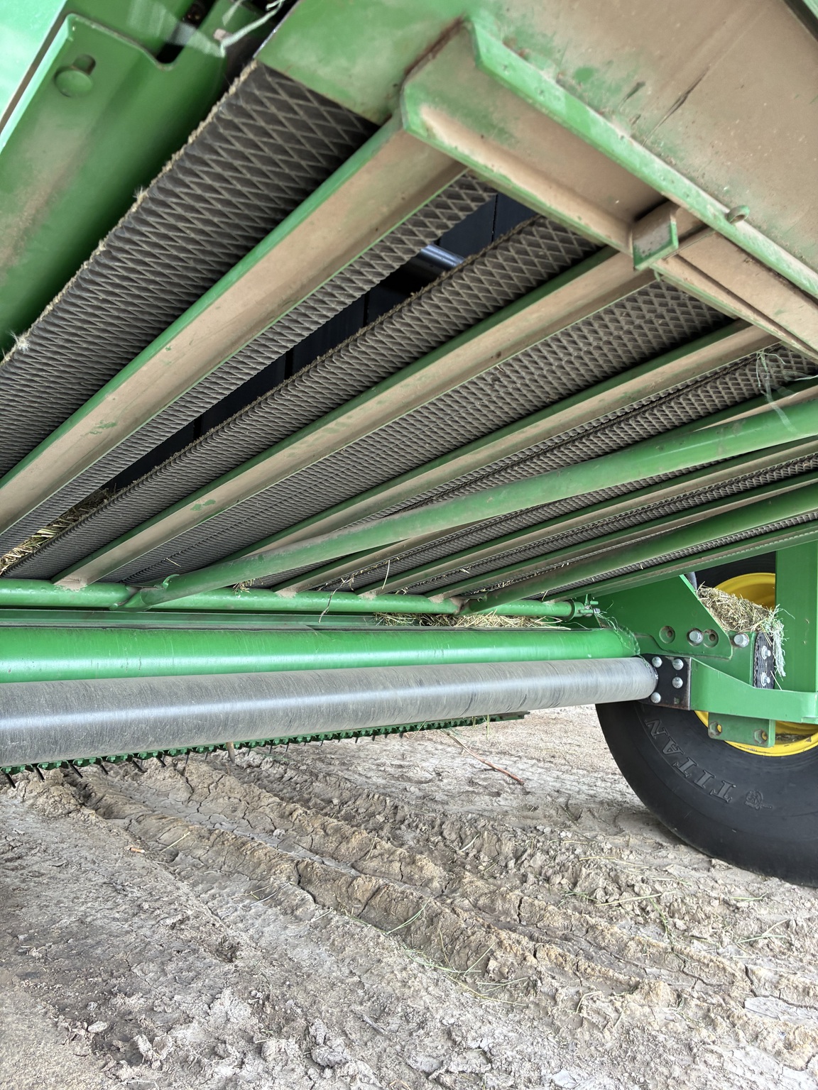  2013 John Deere 569 at LandMark in Arapahoe, NE