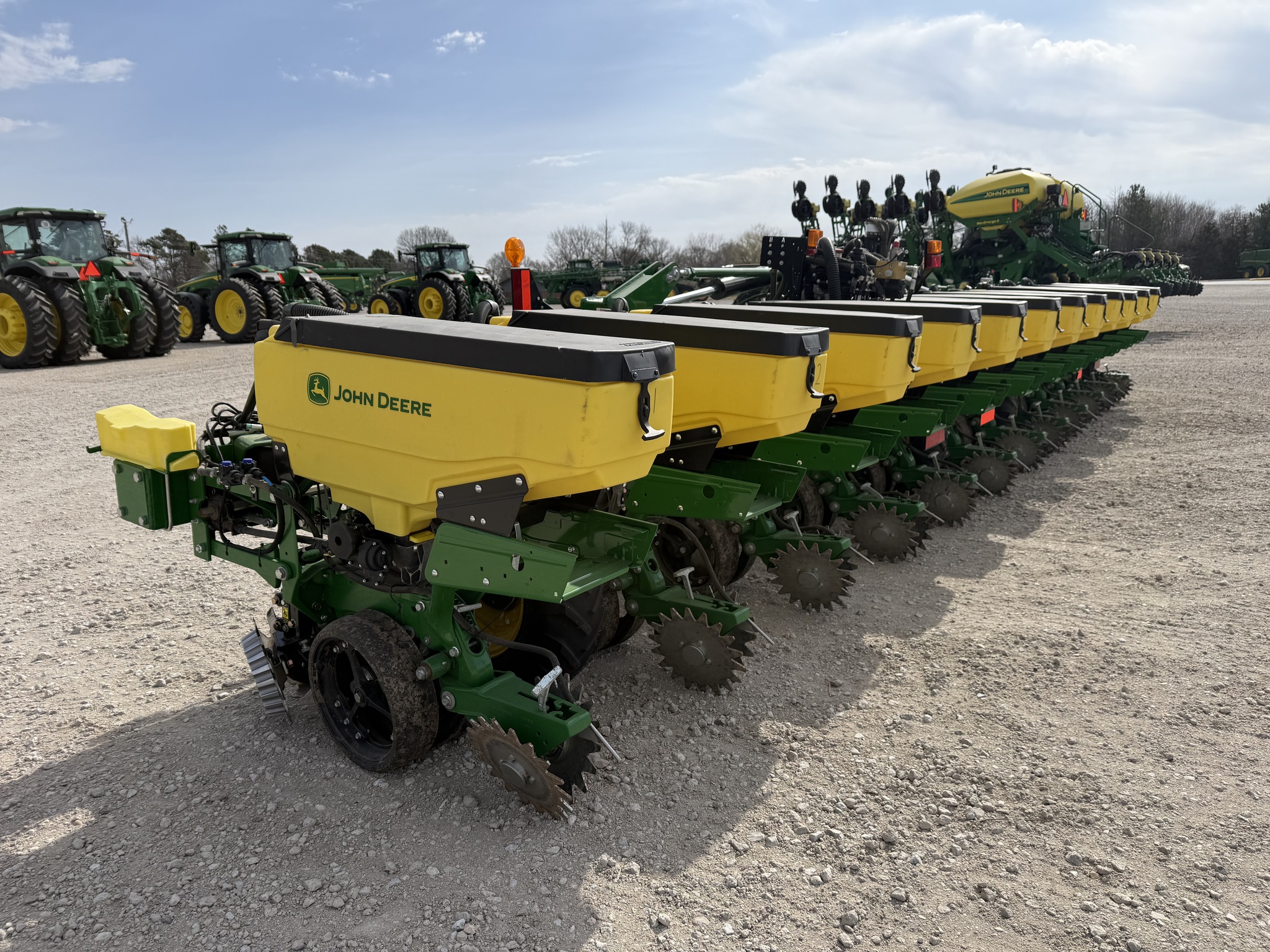  2025 John Deere 1725 at LandMark in Hastings, NE