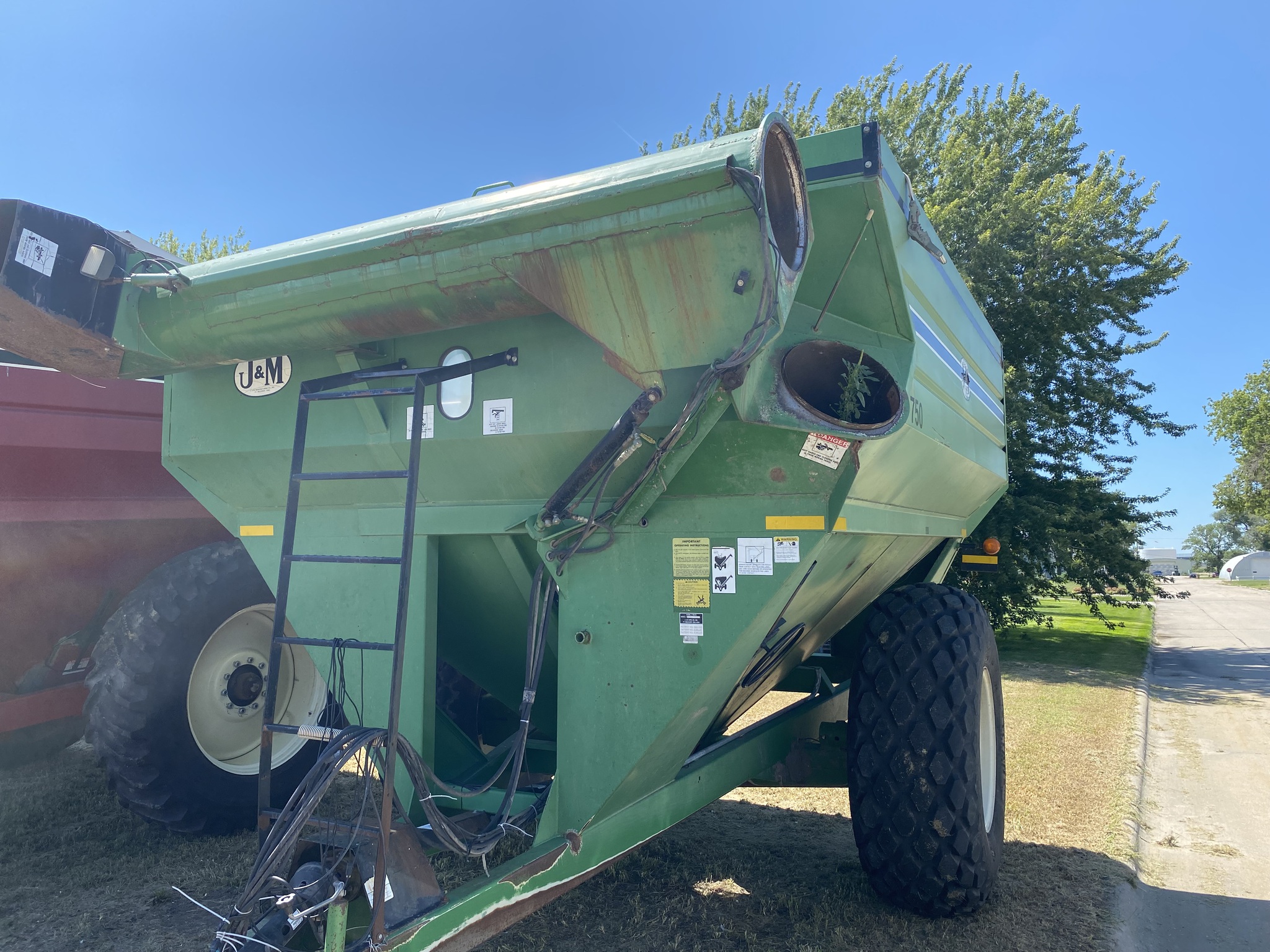  2004 J&m 750-18 at LandMark in Kearney, NE