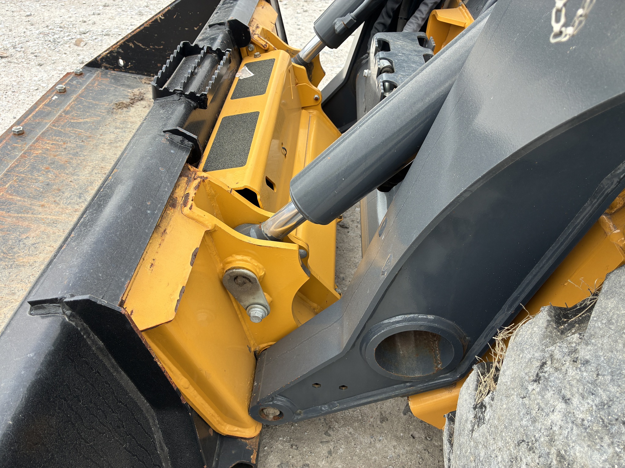  2023 John Deere 324G at LandMark in Kearney, NE