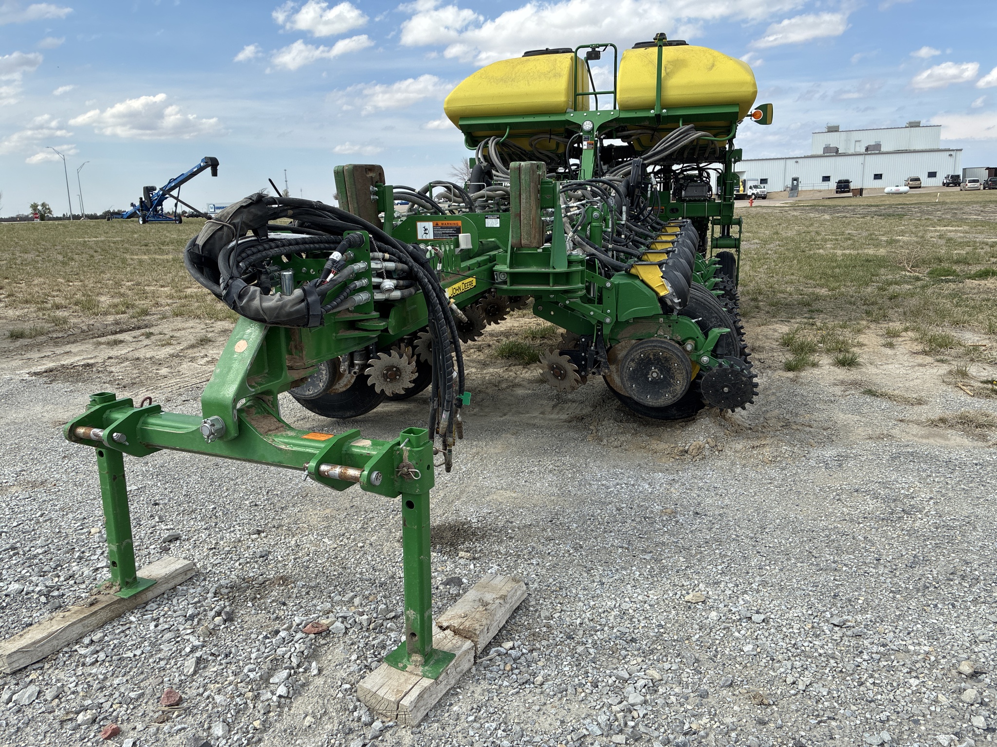  2018 John Deere 1775NT at LandMark in Hebron, NE