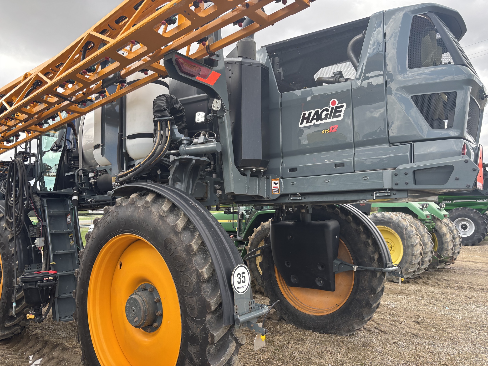 On Lot 2022 Hagie STS12 at Tri County Equipment Marlette, MI