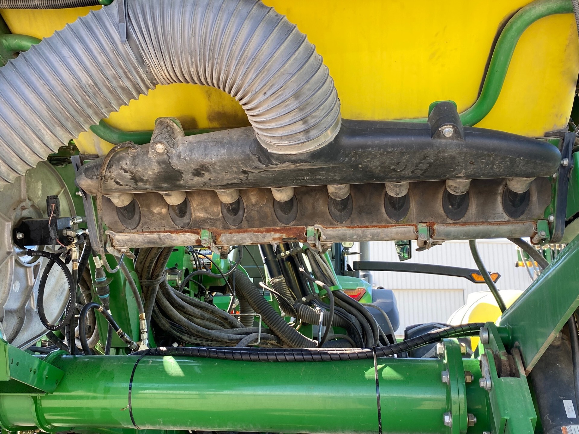  2016 John Deere 1725 CCS at LandMark in Kearney, NE