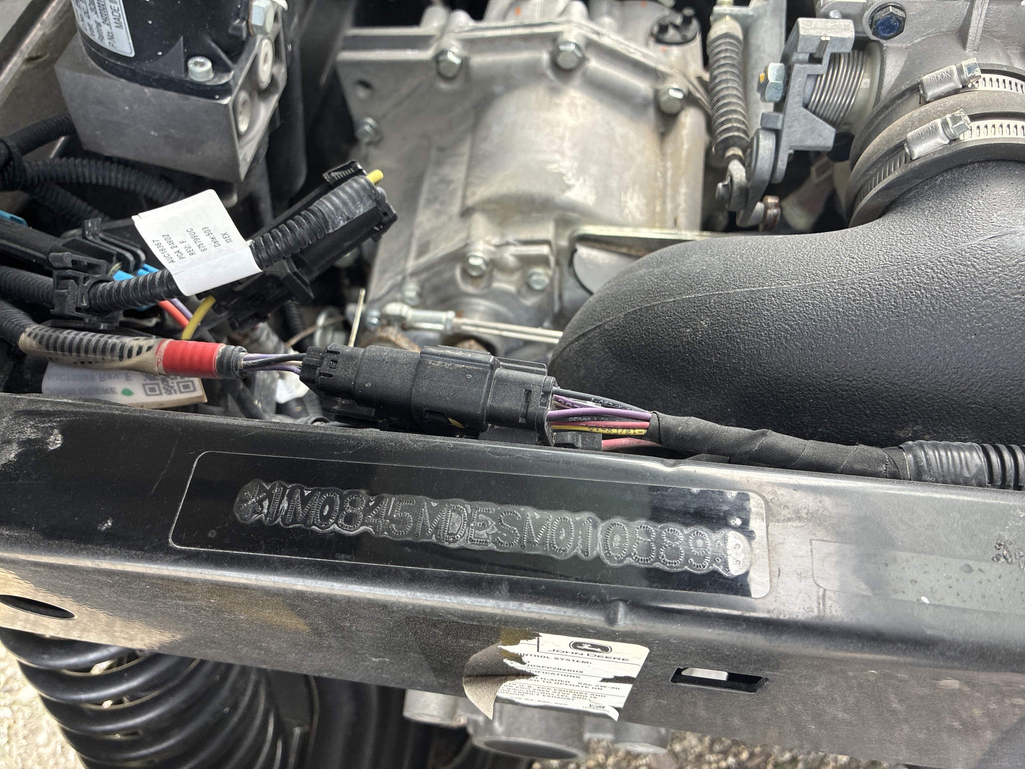  2025 John Deere XUV 845M at LandMark in Marysville, KS